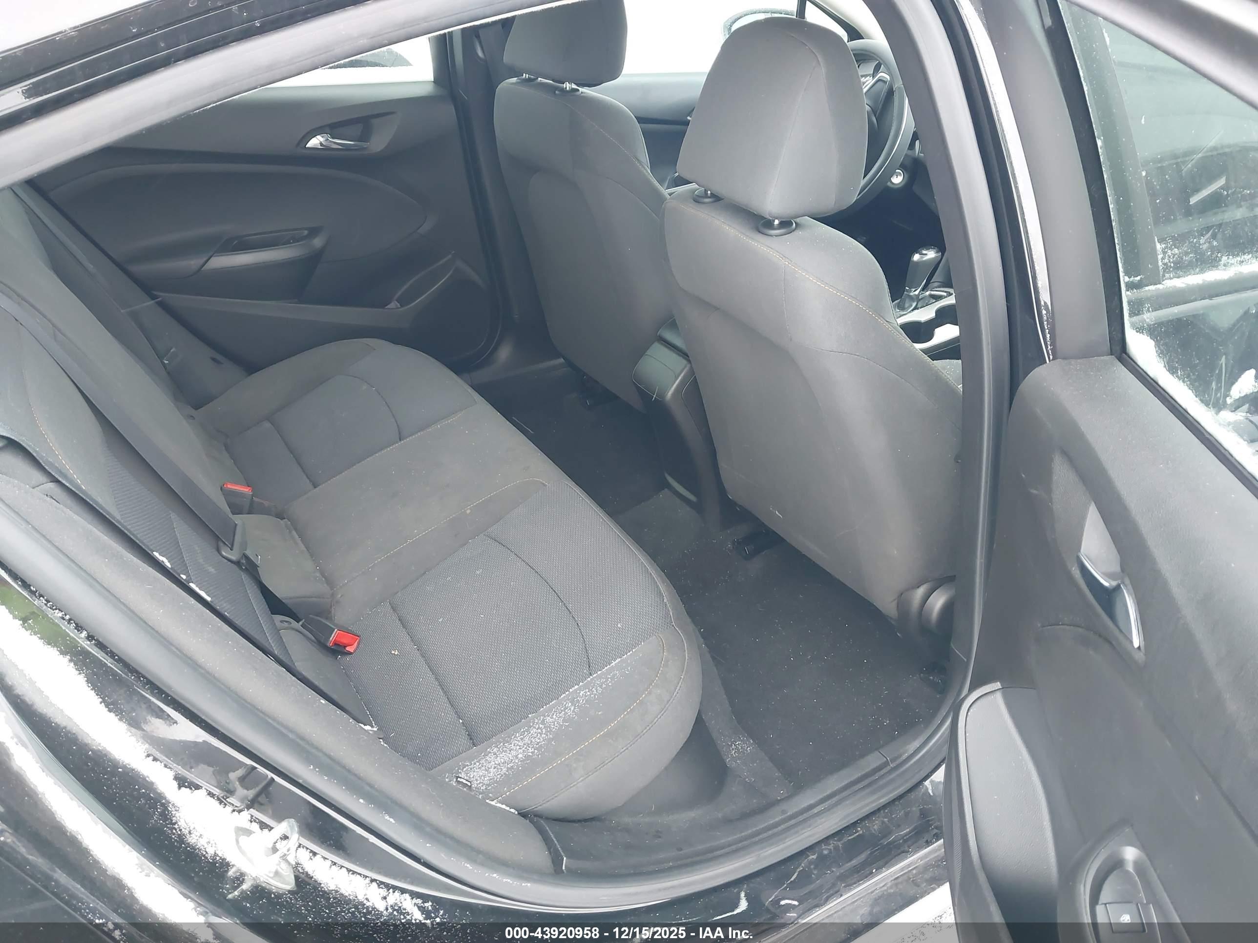 CHEVROLET CRUZE image 8