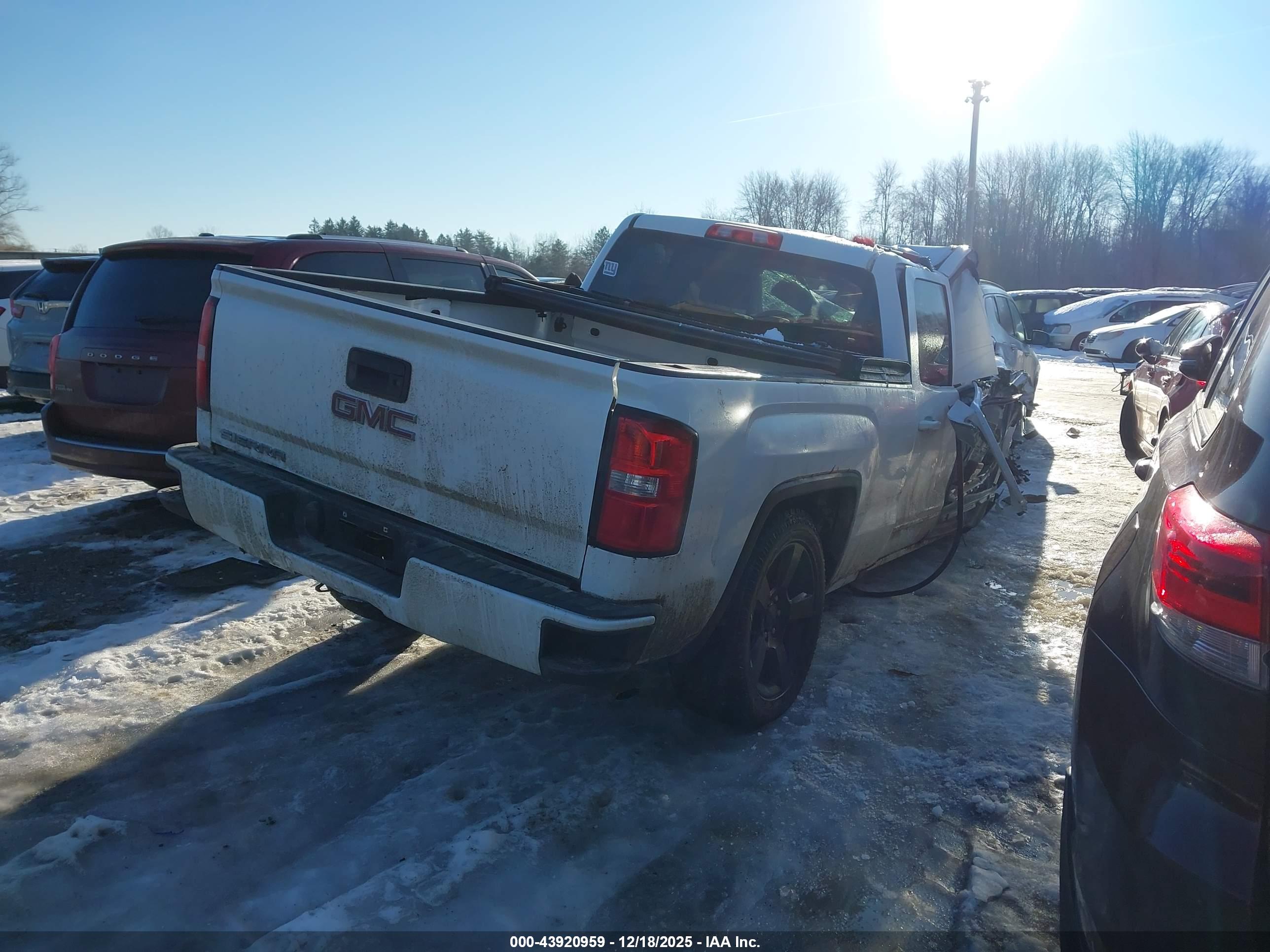 GMC SIERRA image 4
