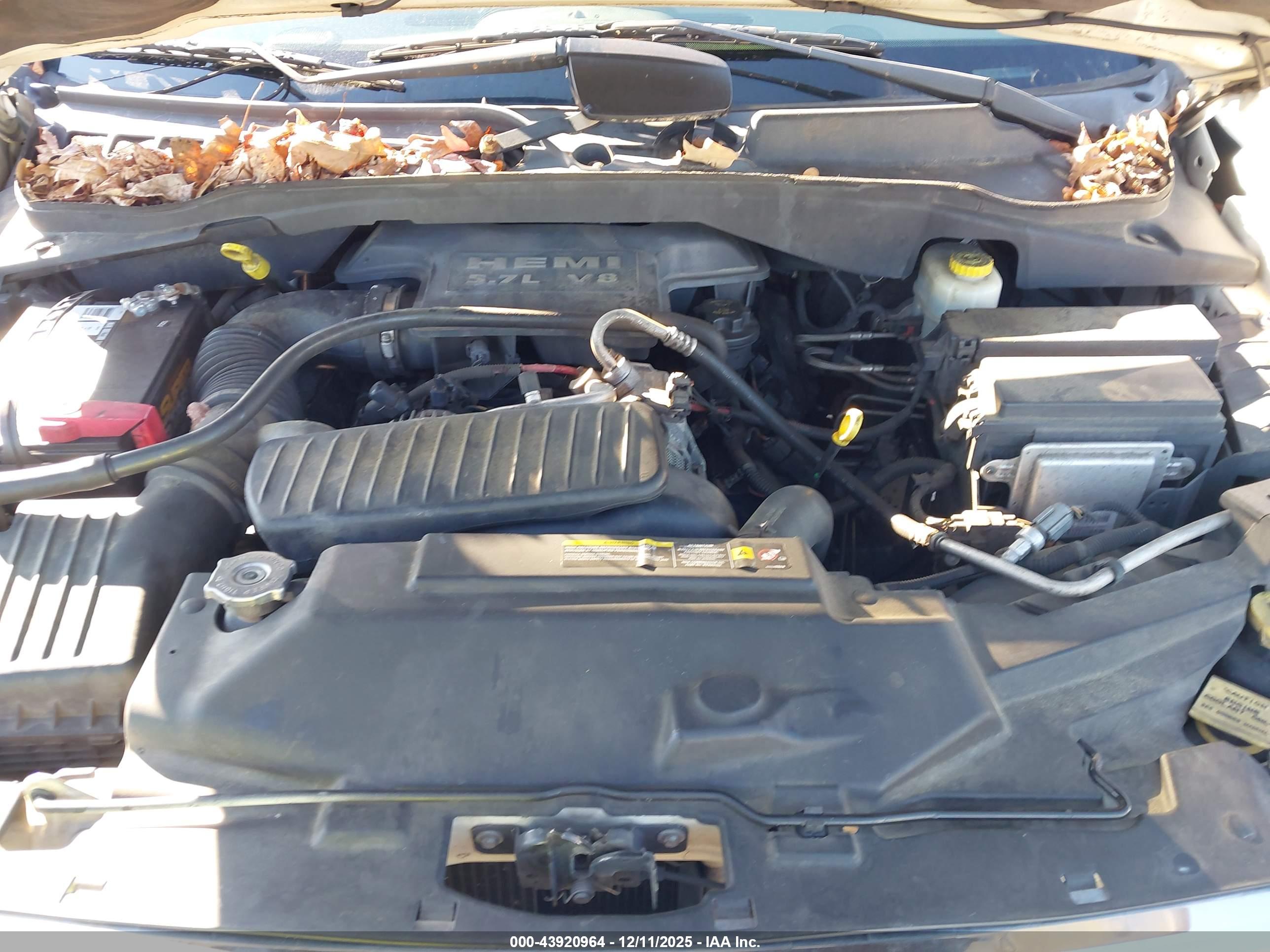 CHRYSLER ASPEN image 10