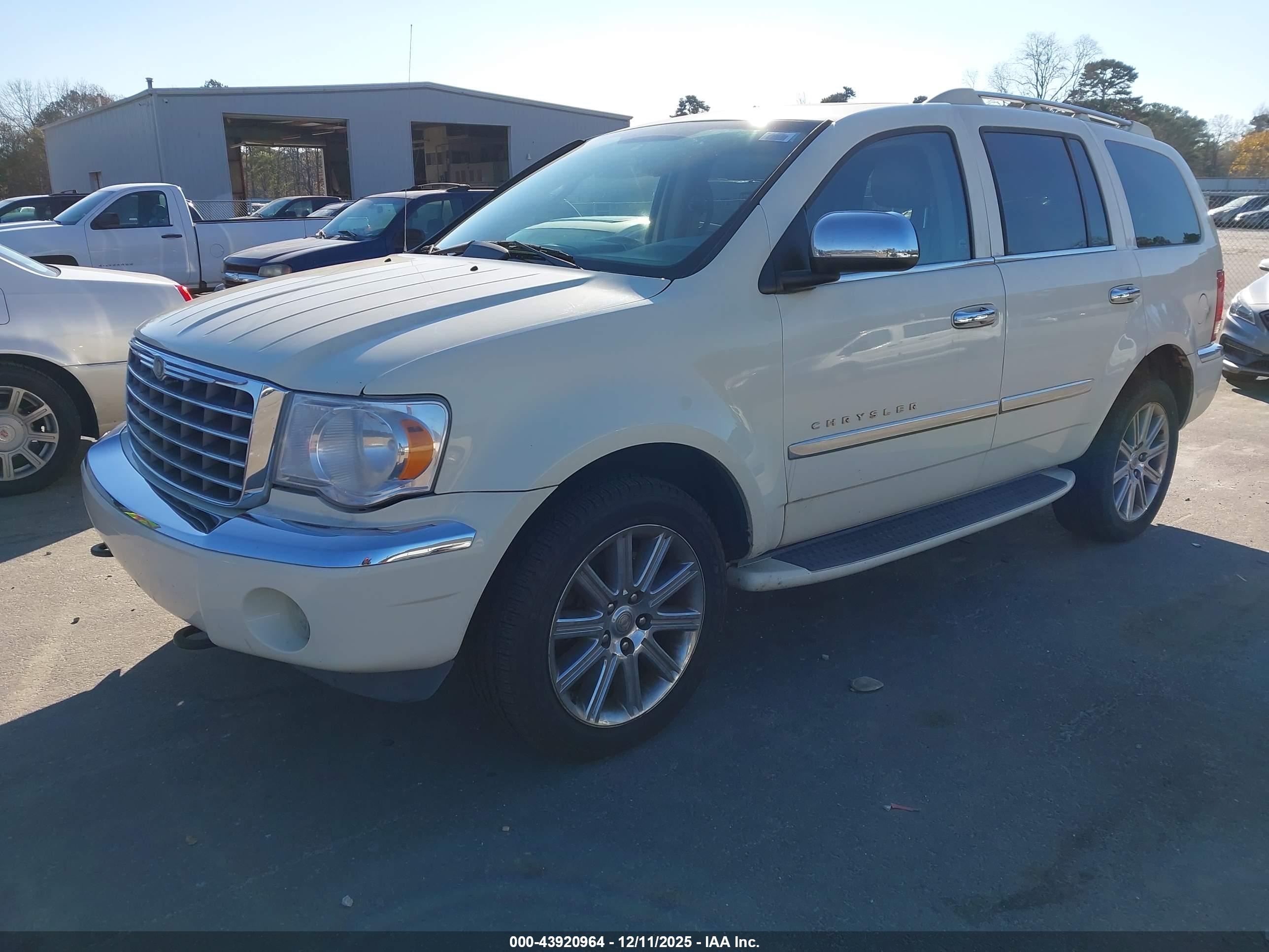 CHRYSLER ASPEN image 2