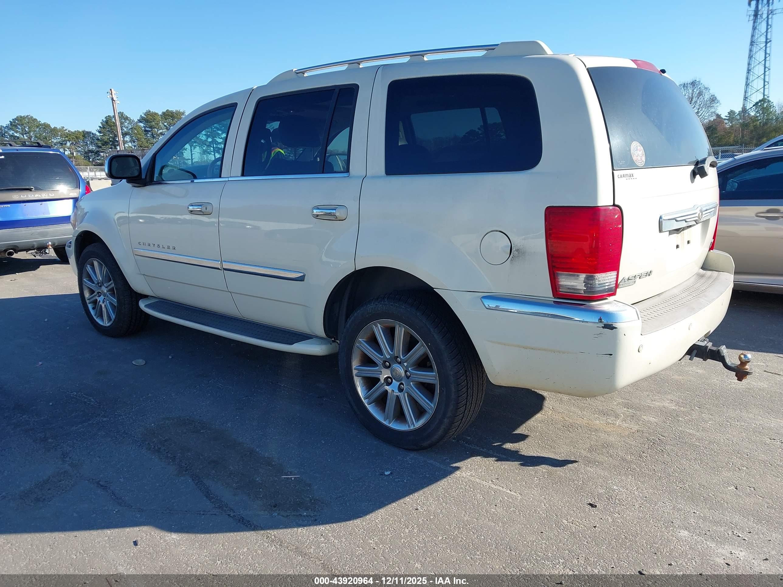 CHRYSLER ASPEN image 3
