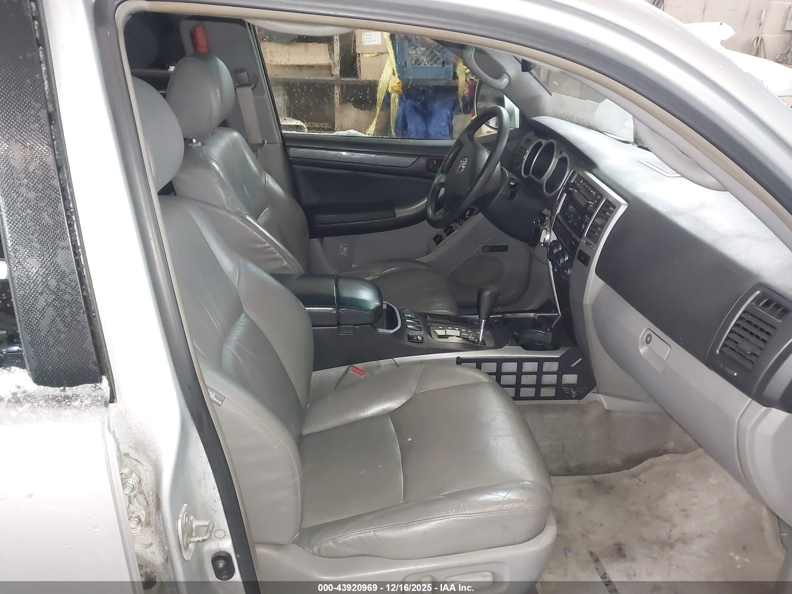 TOYOTA 4RUNNER image 5