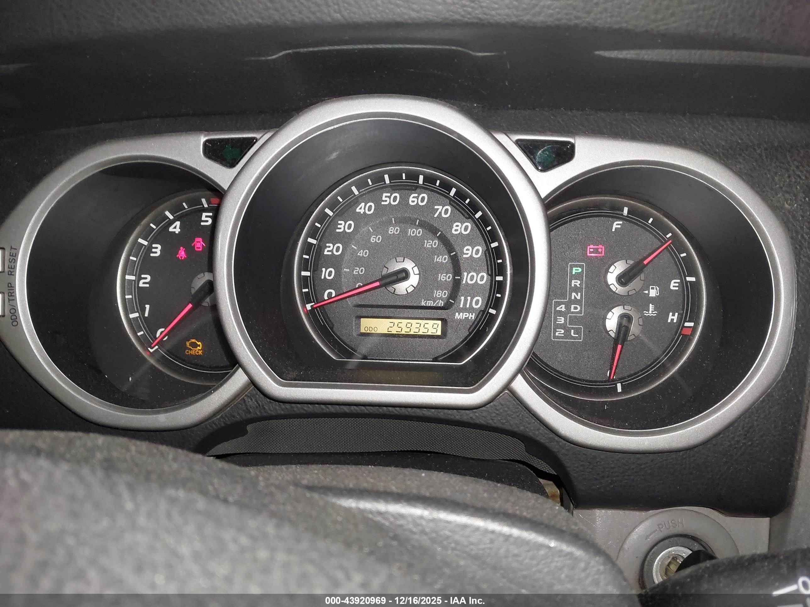 TOYOTA 4RUNNER image 7