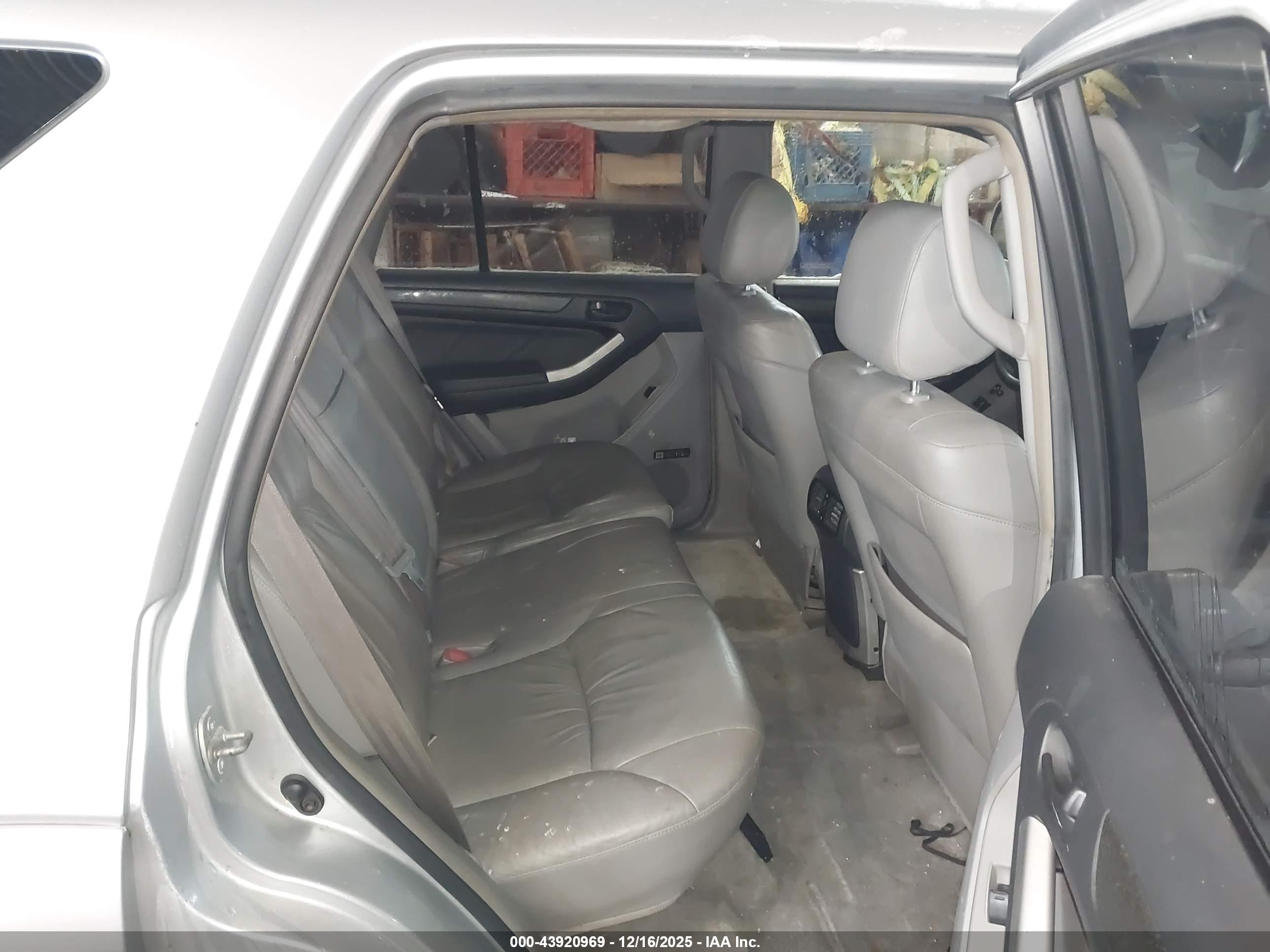 TOYOTA 4RUNNER image 8