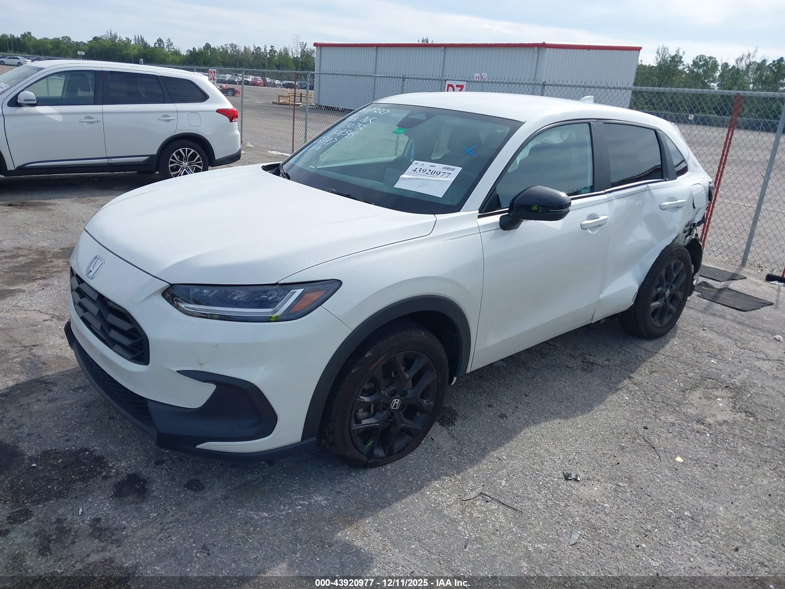 HONDA HR-V image 2