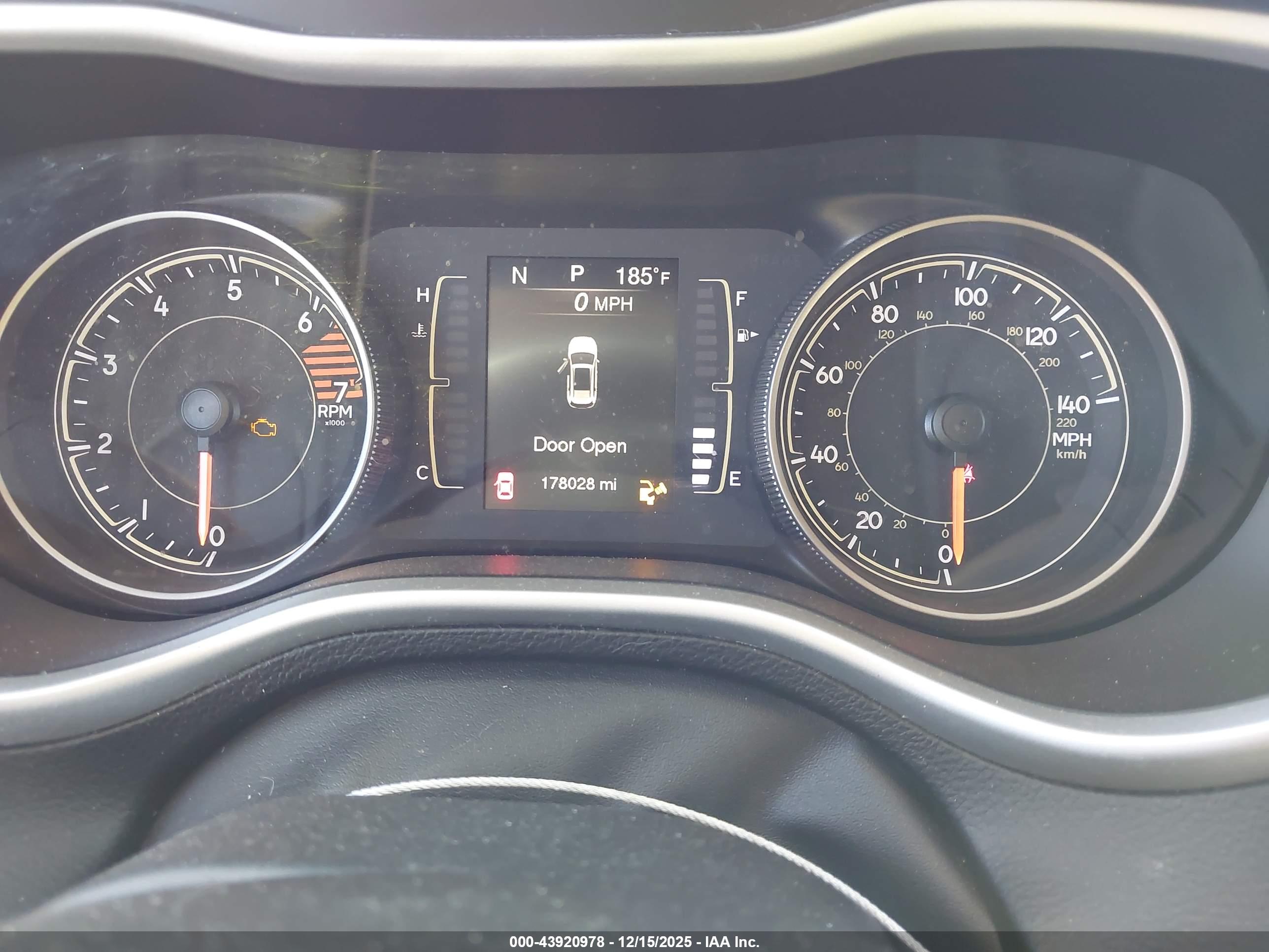 JEEP CHEROKEE image 7