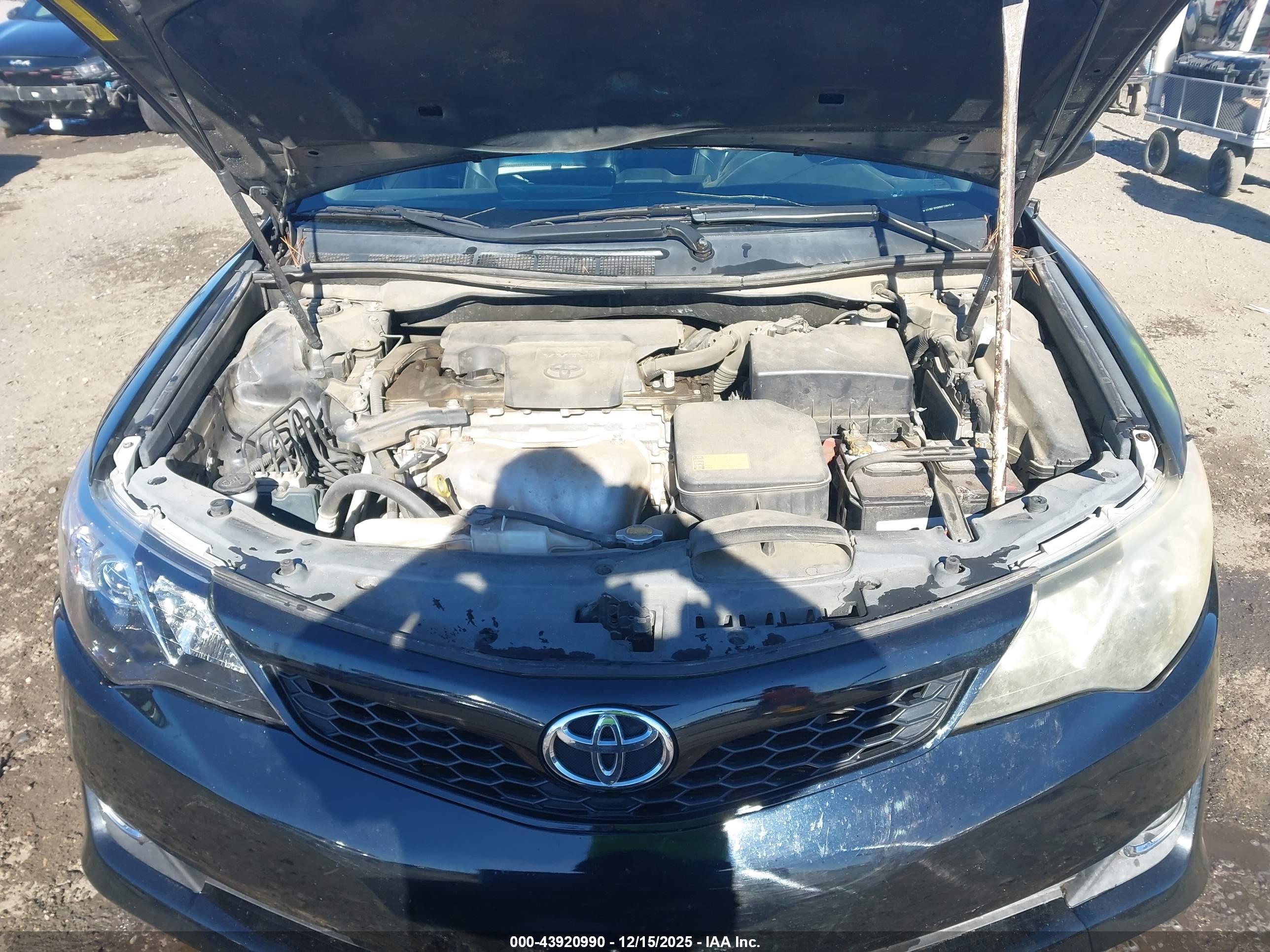 TOYOTA CAMRY image 10