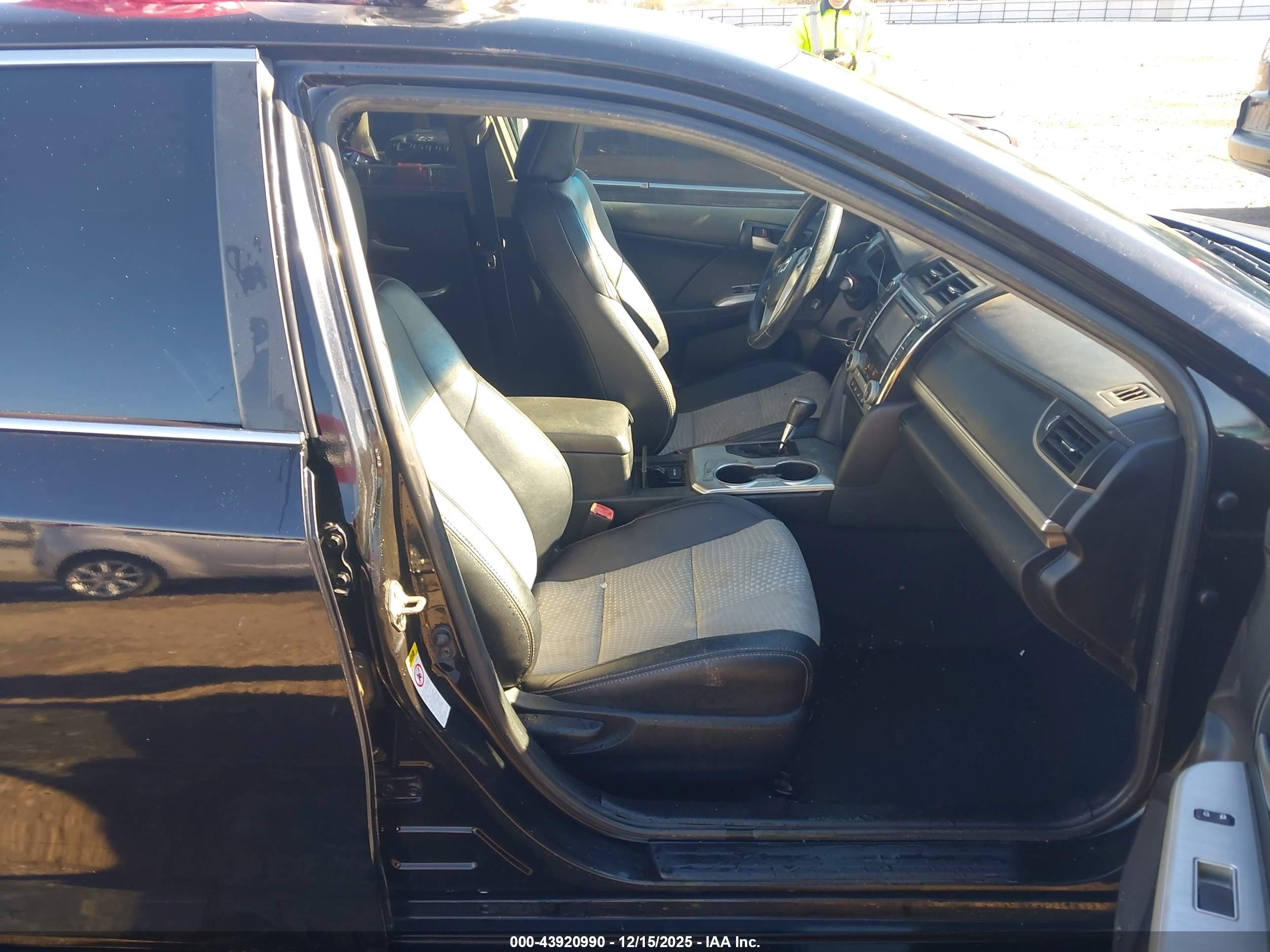 TOYOTA CAMRY image 5