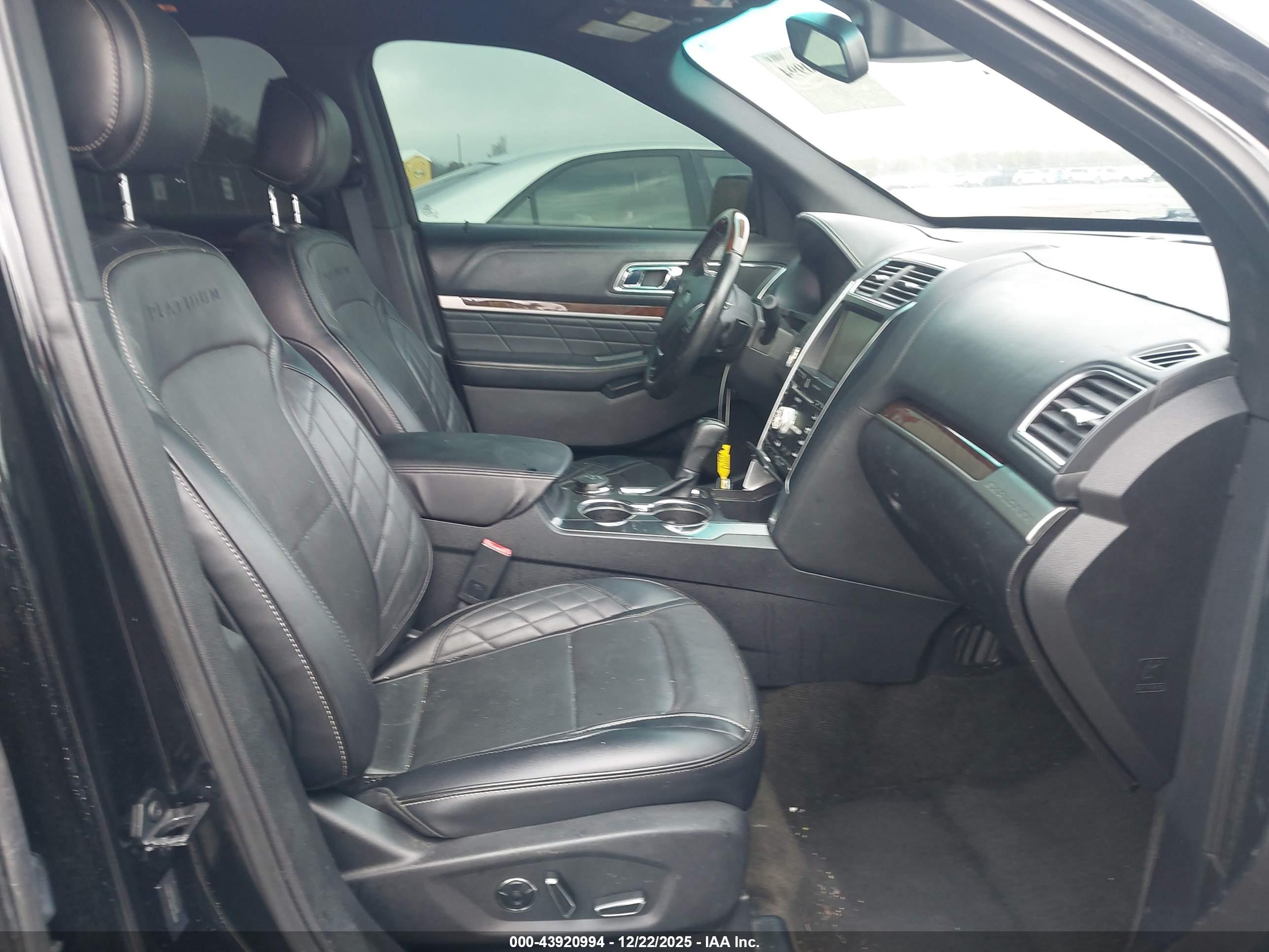 FORD EXPLORER image 5