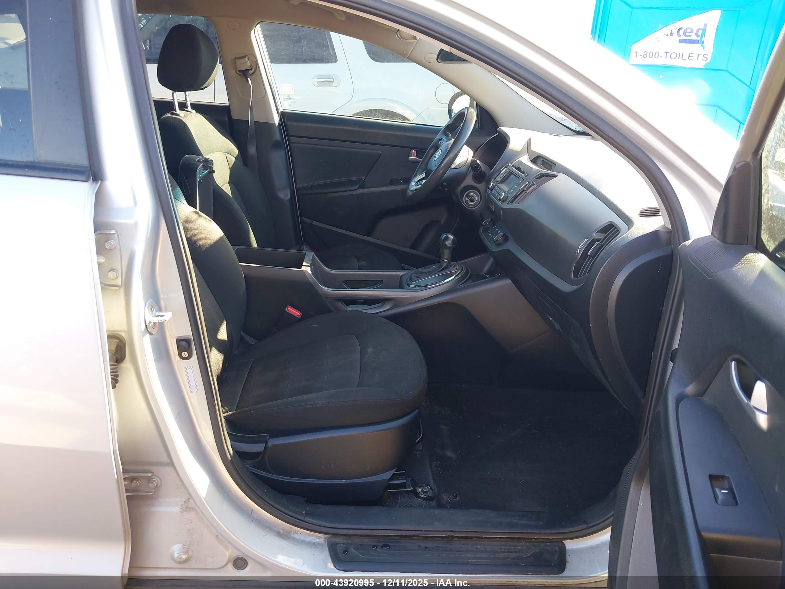 KIA SPORTAGE image 5