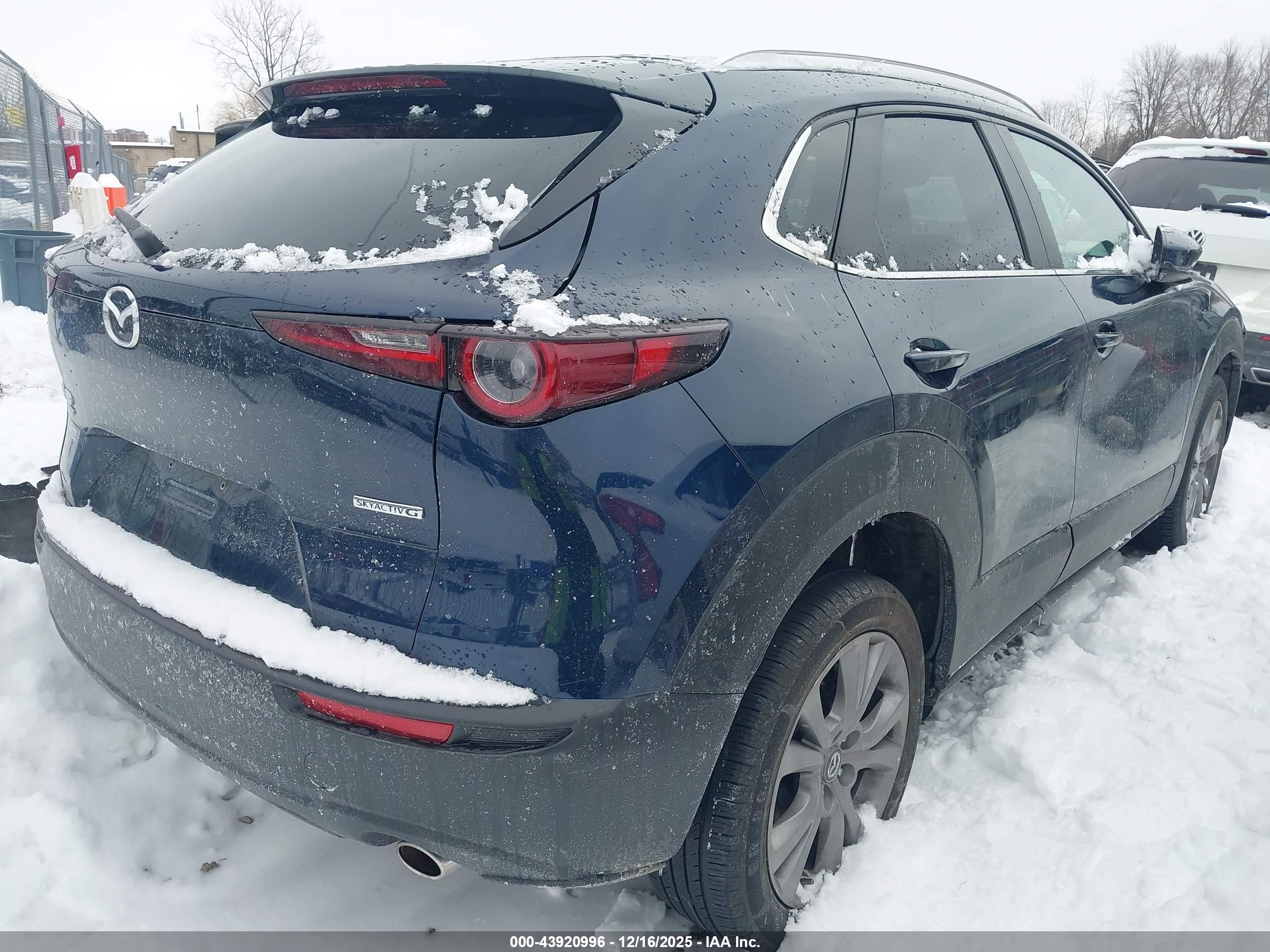 MAZDA CX-30 image 4