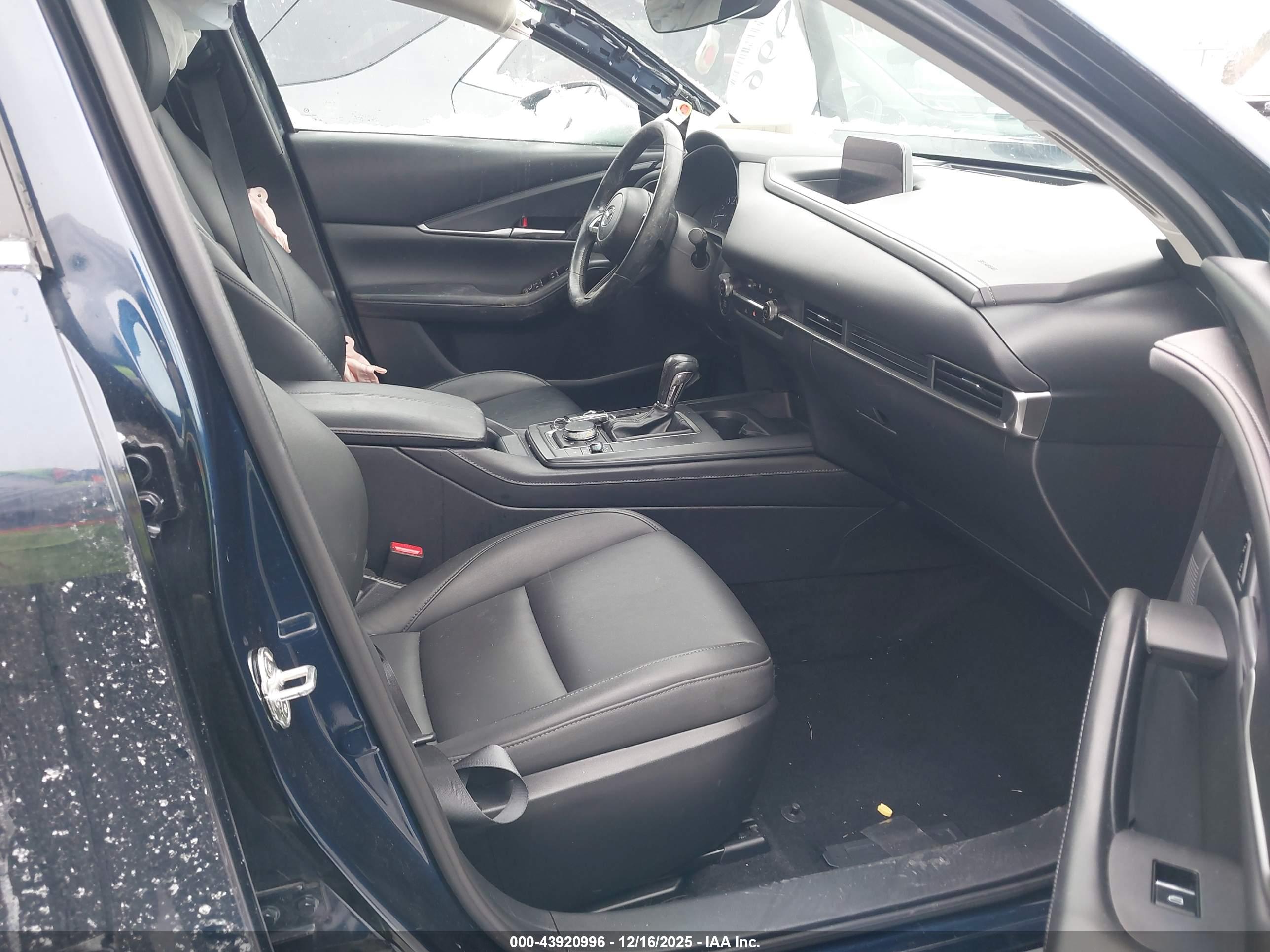 MAZDA CX-30 image 5