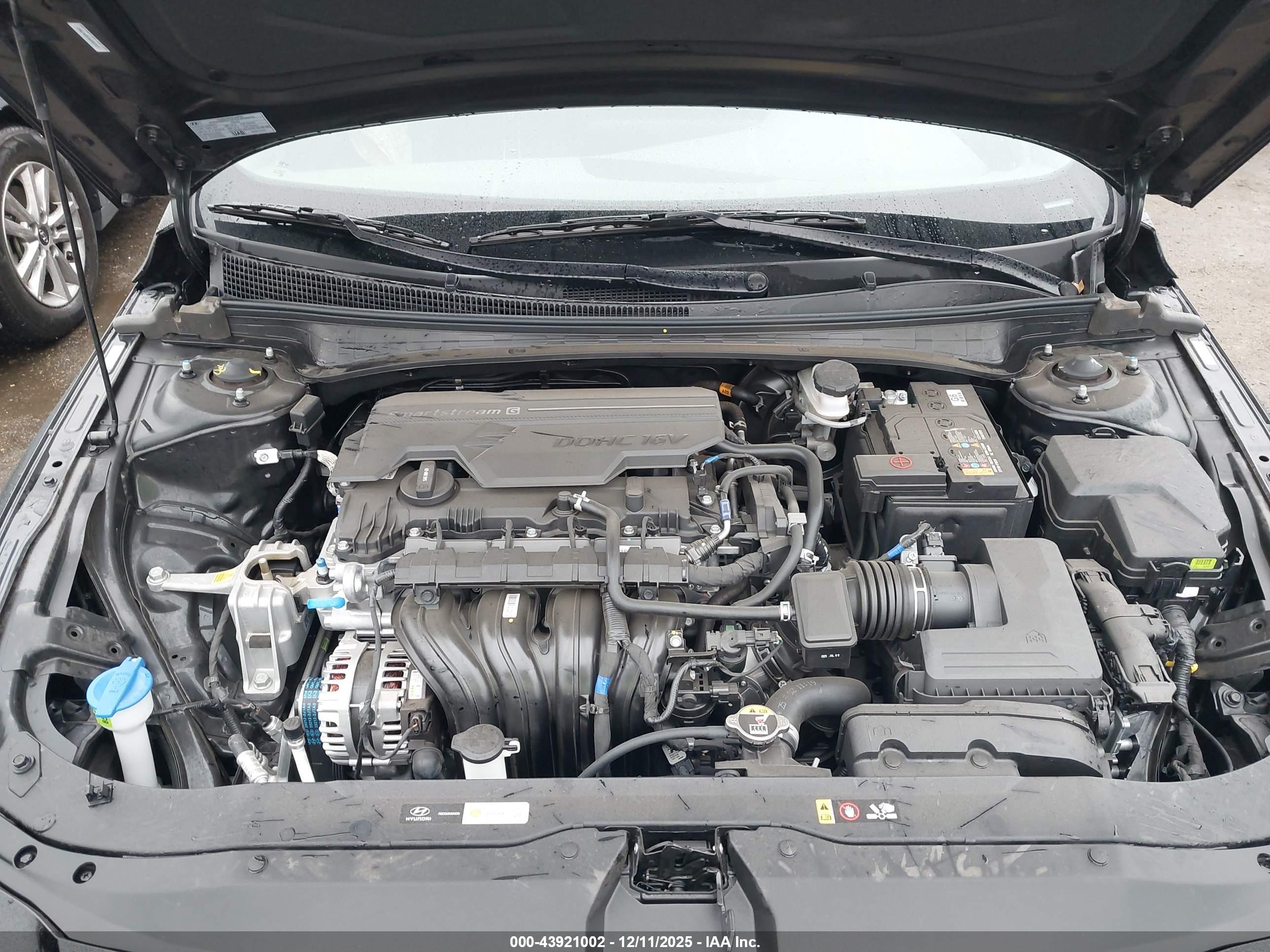HYUNDAI ELANTRA image 10