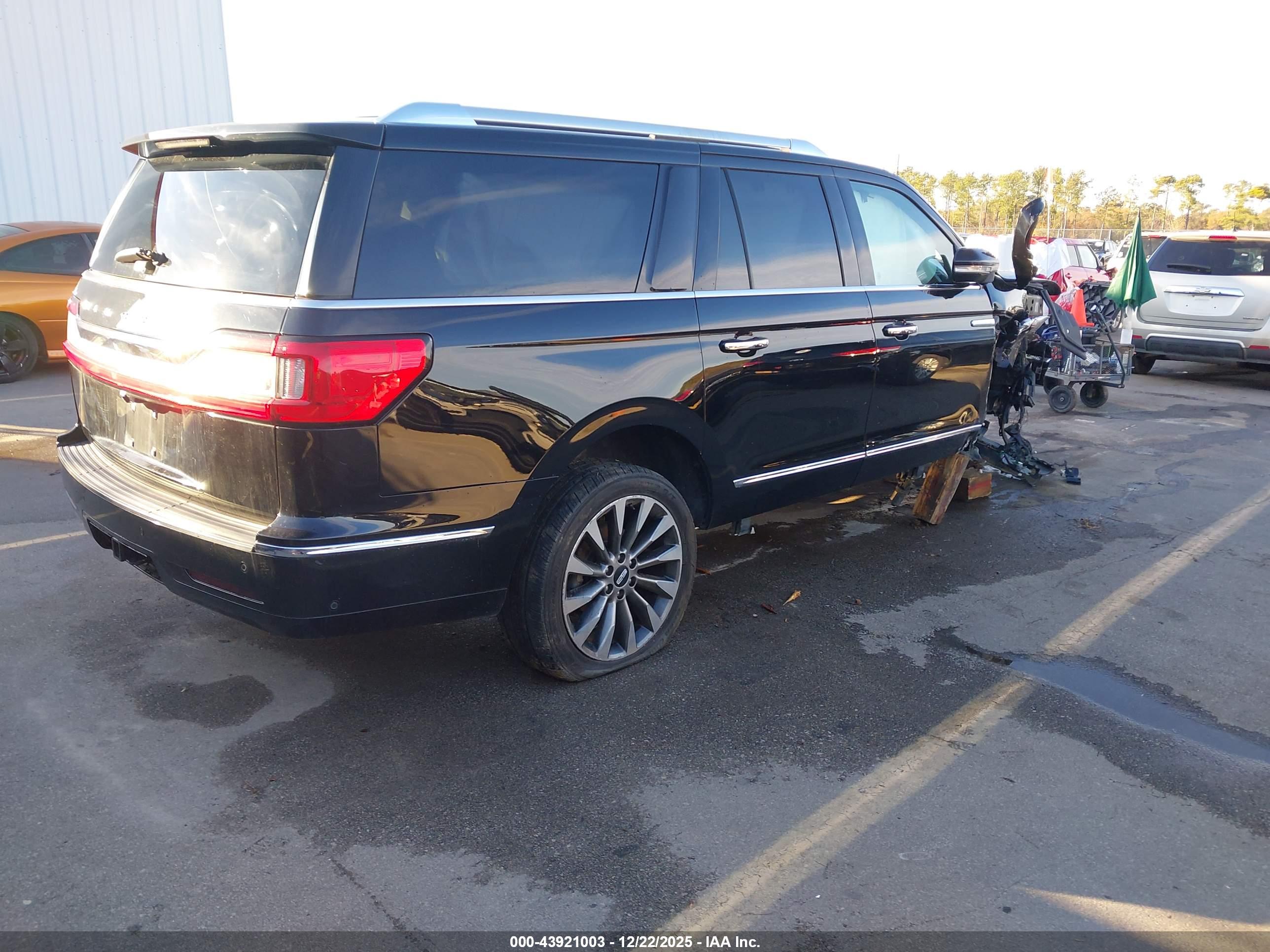 LINCOLN NAVIGATOR image 4