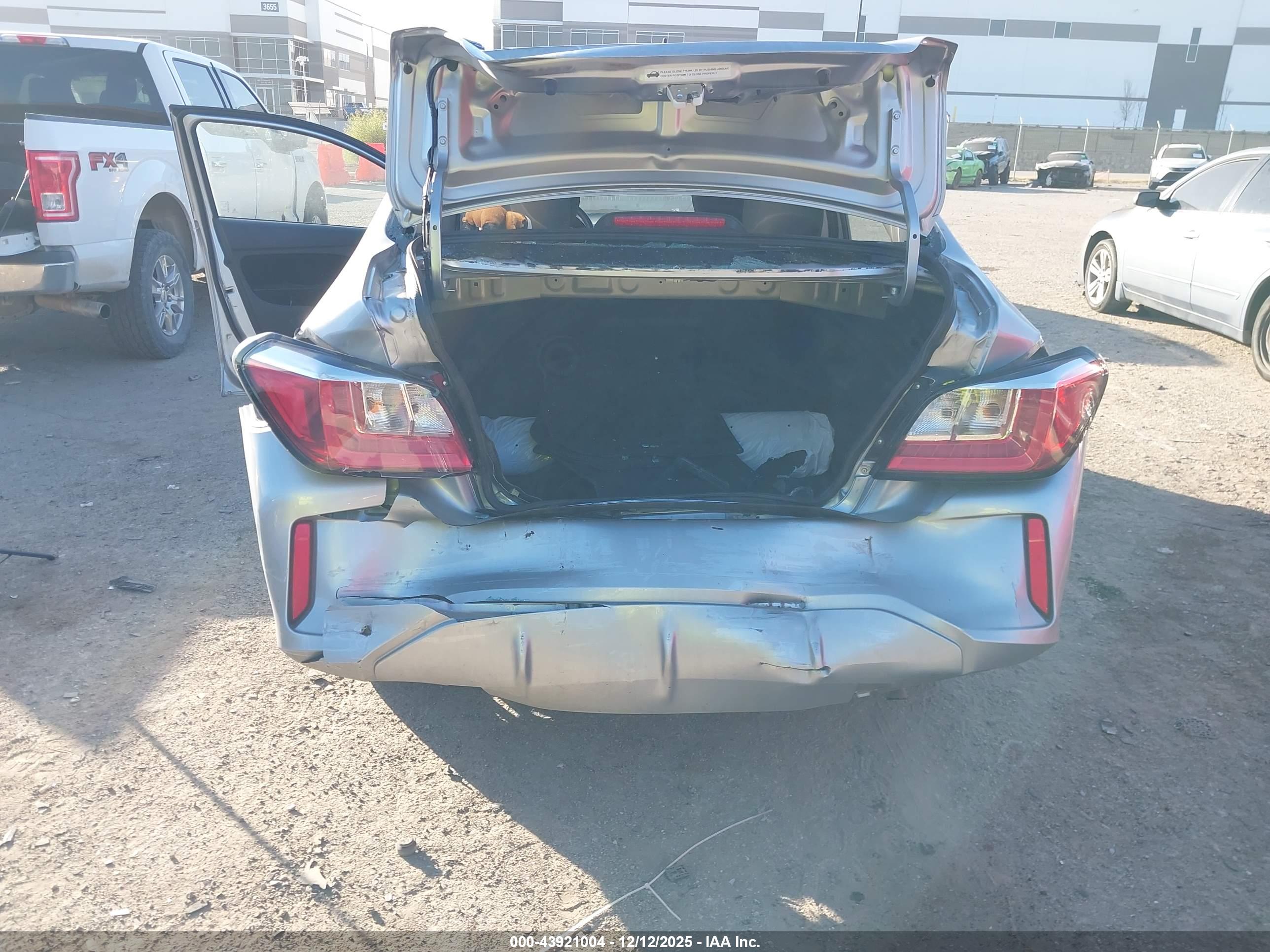 MITSUBISHI MIRAGE image 6