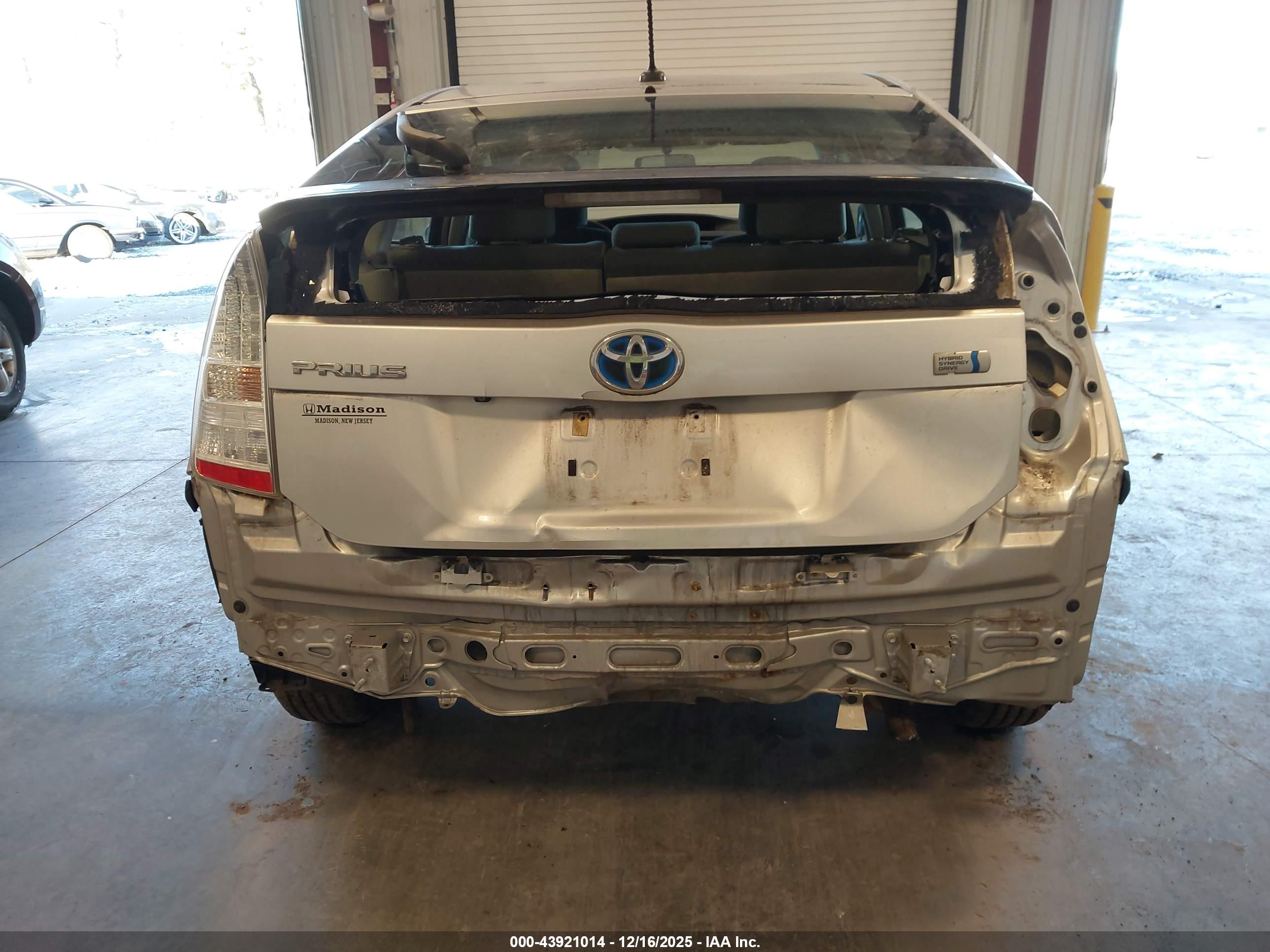 TOYOTA PRIUS image 6