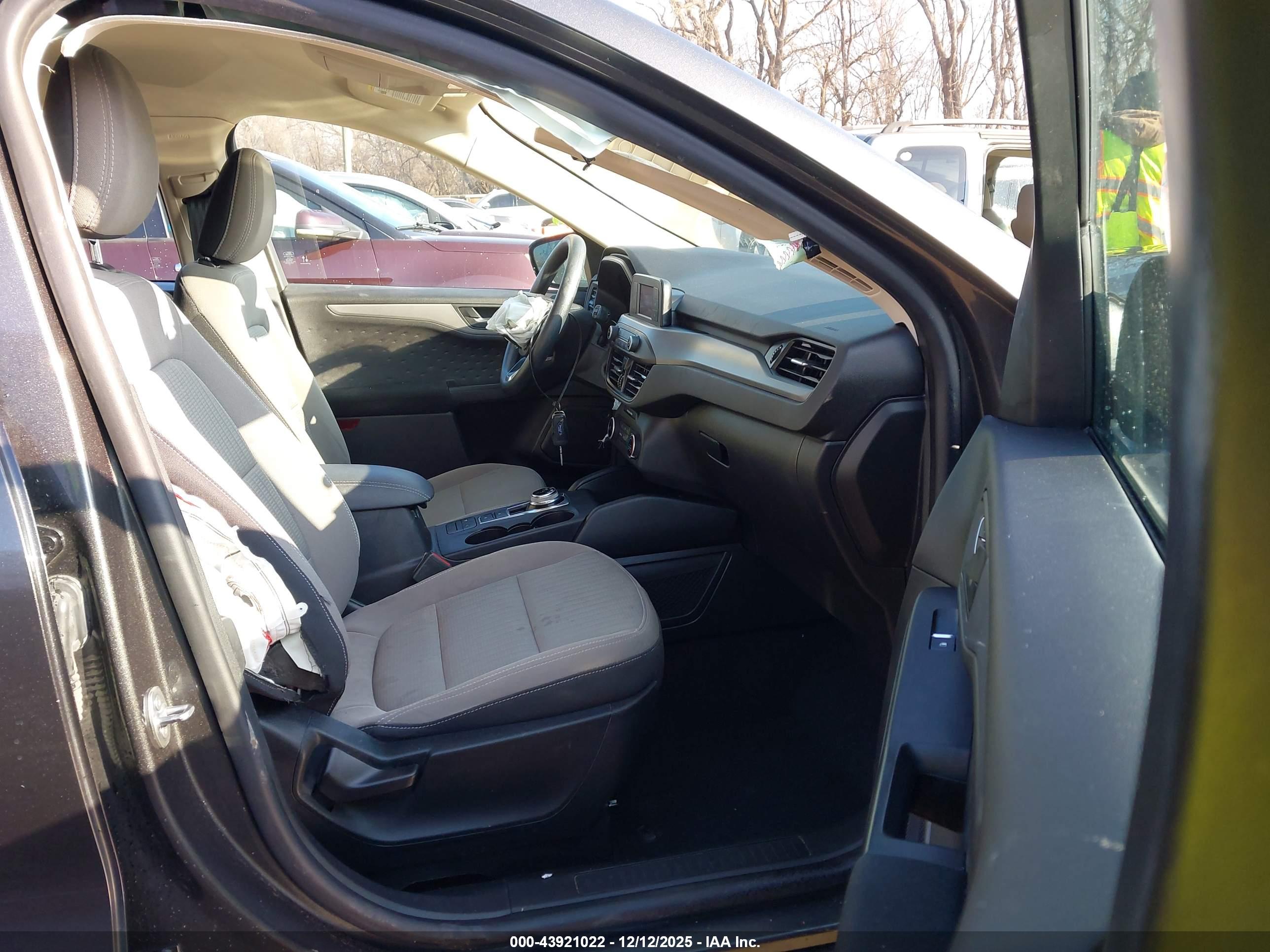 FORD ESCAPE image 5