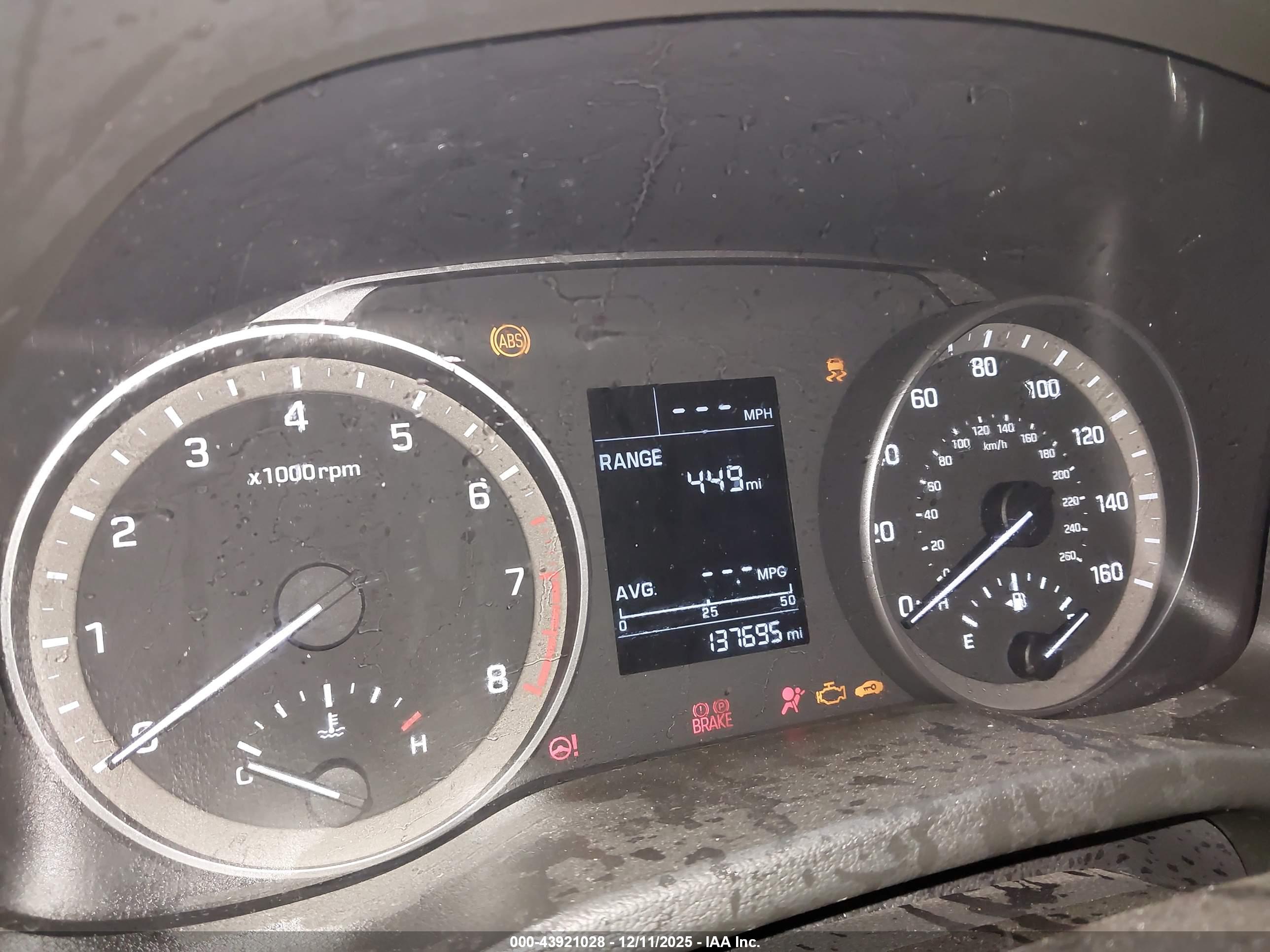 HYUNDAI ELANTRA image 7