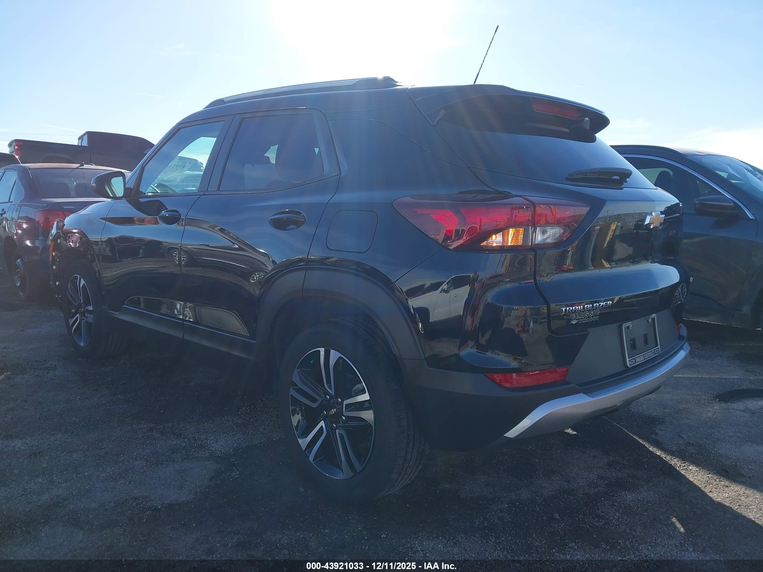 CHEVROLET TRAILBLAZER image 3