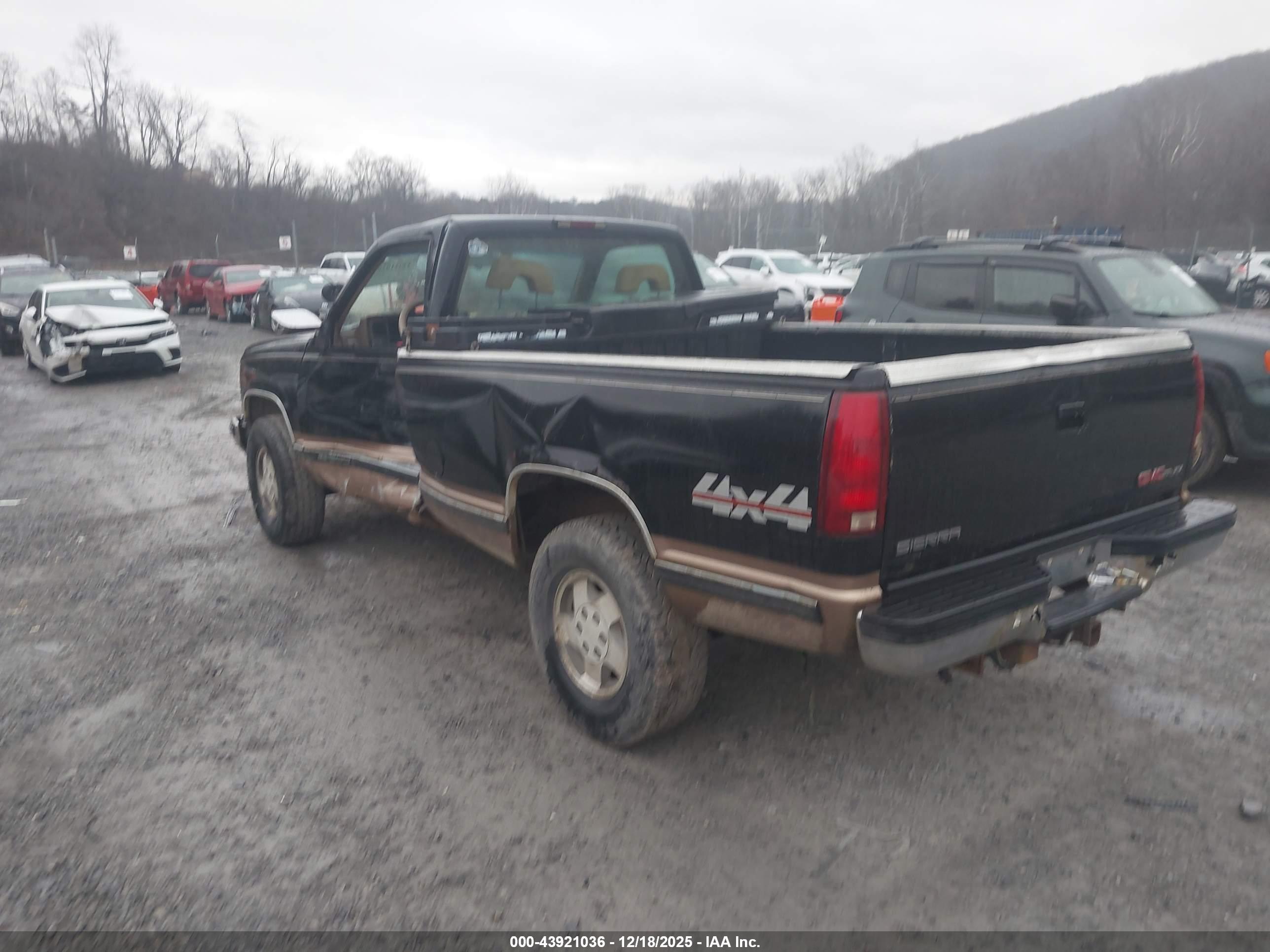 GMC SIERRA image 3