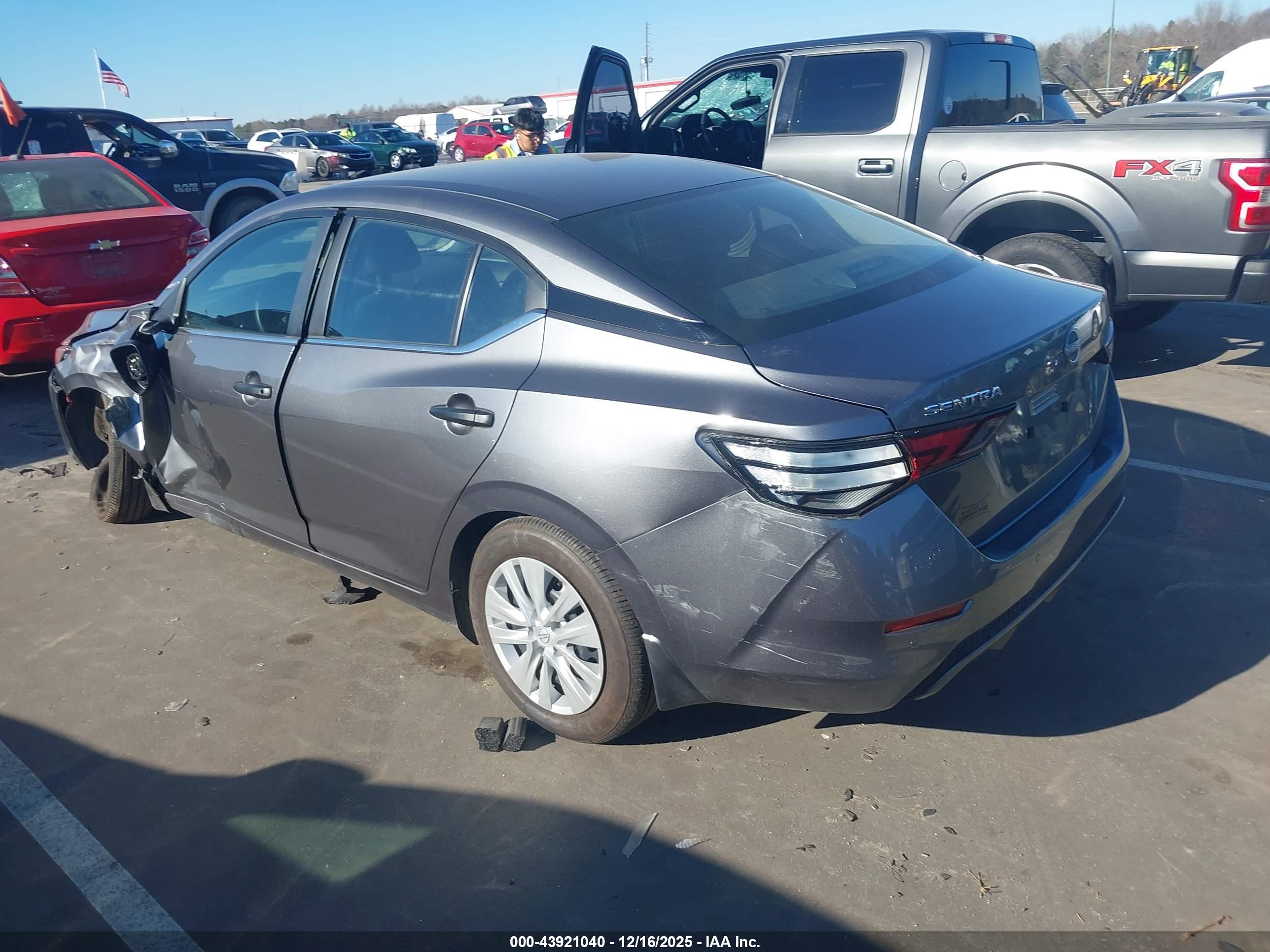 NISSAN SENTRA image 3