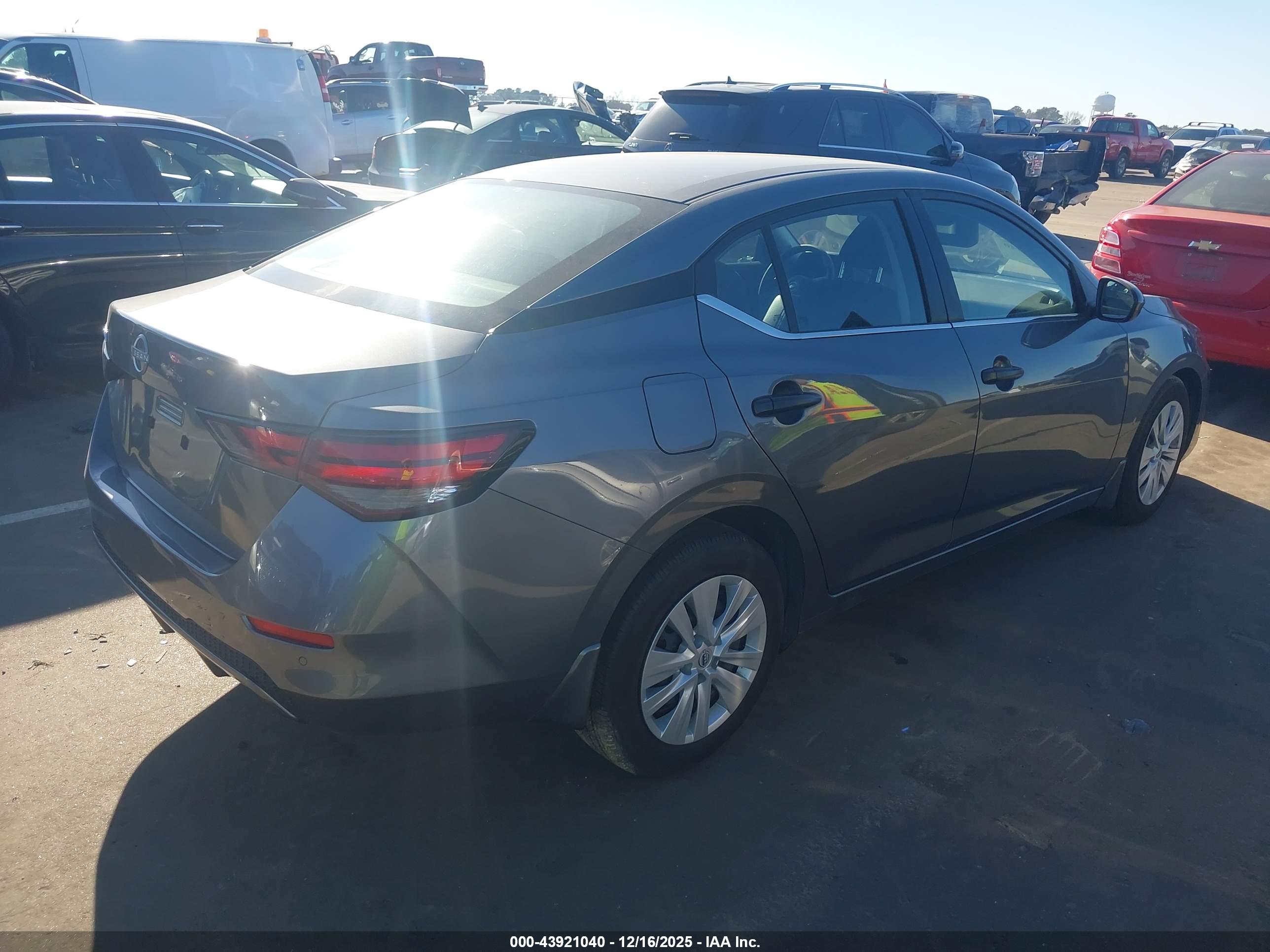NISSAN SENTRA image 4