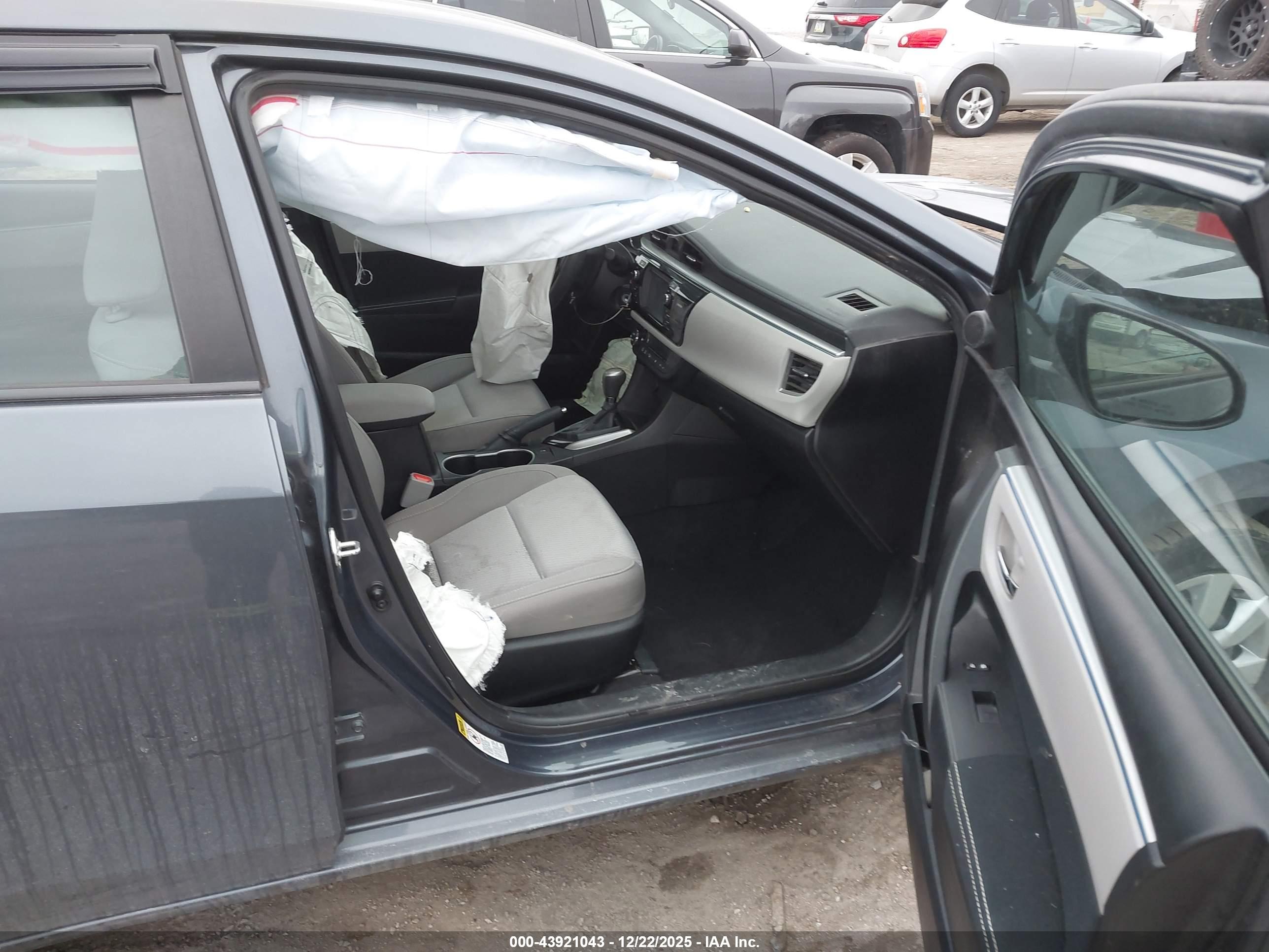 TOYOTA COROLLA image 5