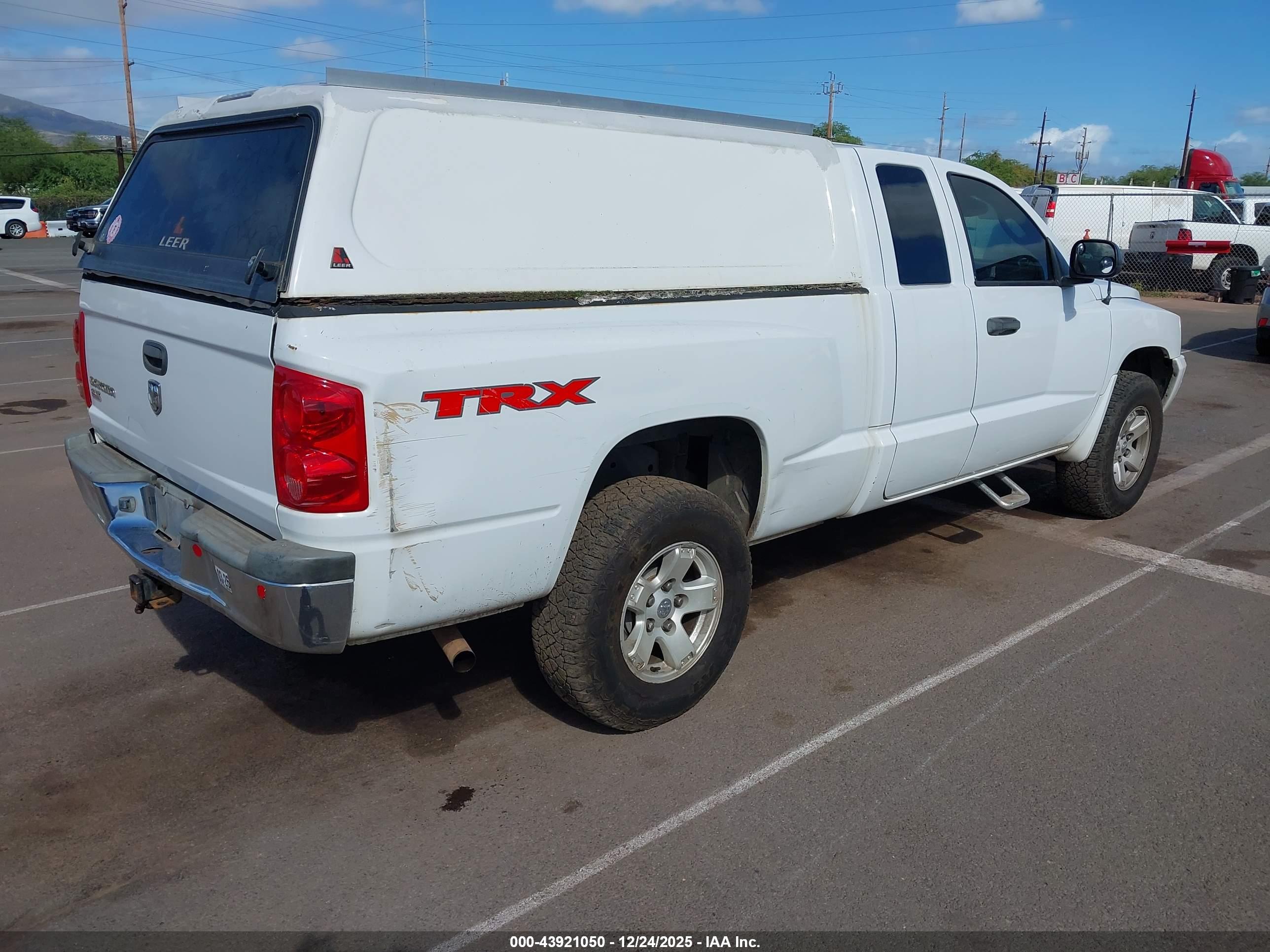 DODGE DAKOTA image 4