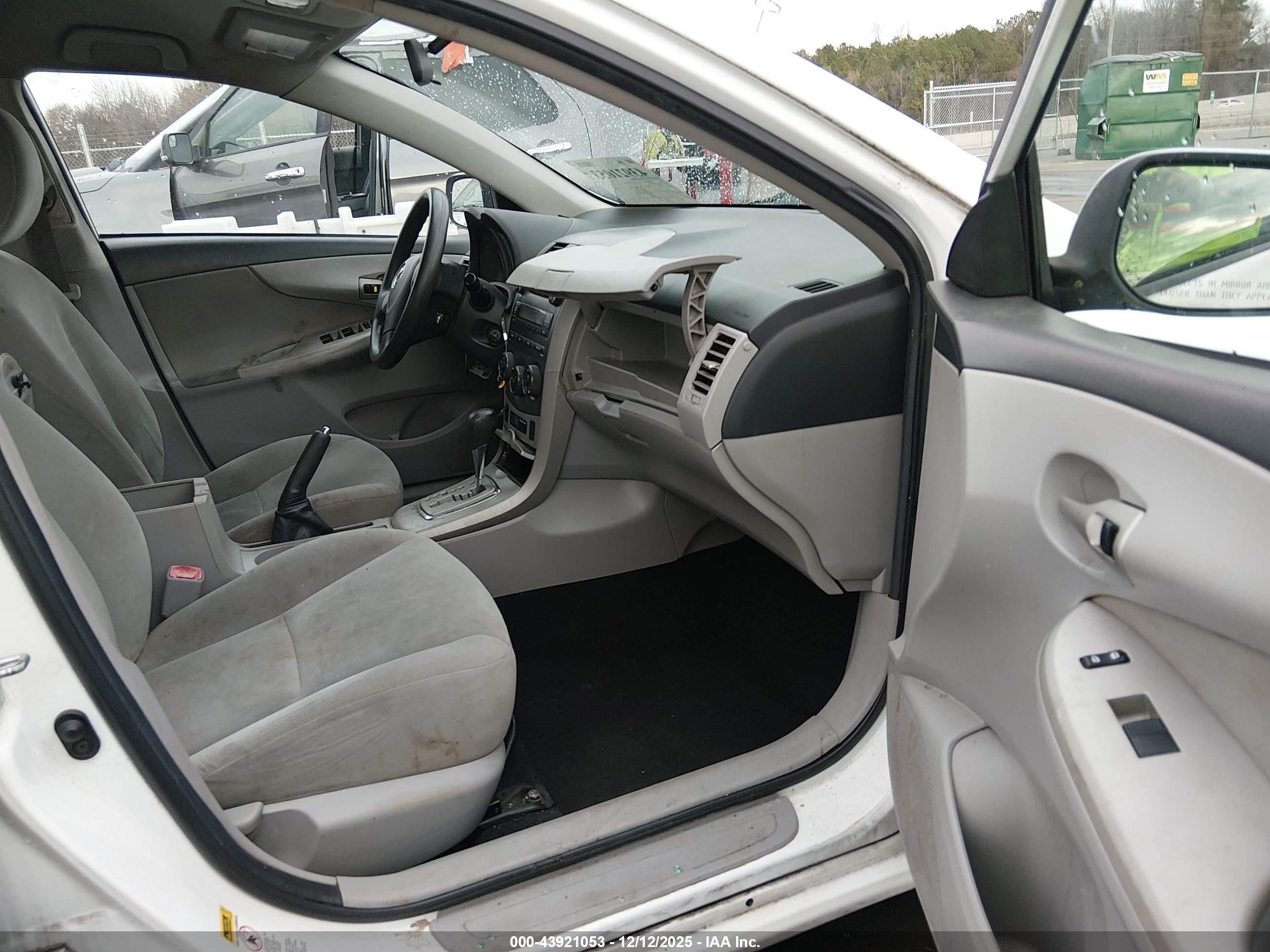 TOYOTA COROLLA image 5