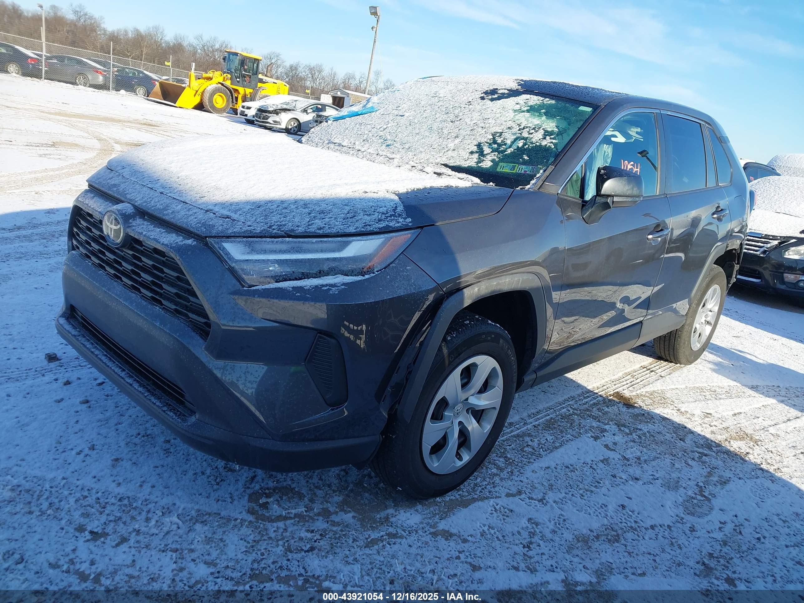 TOYOTA RAV4 image 2