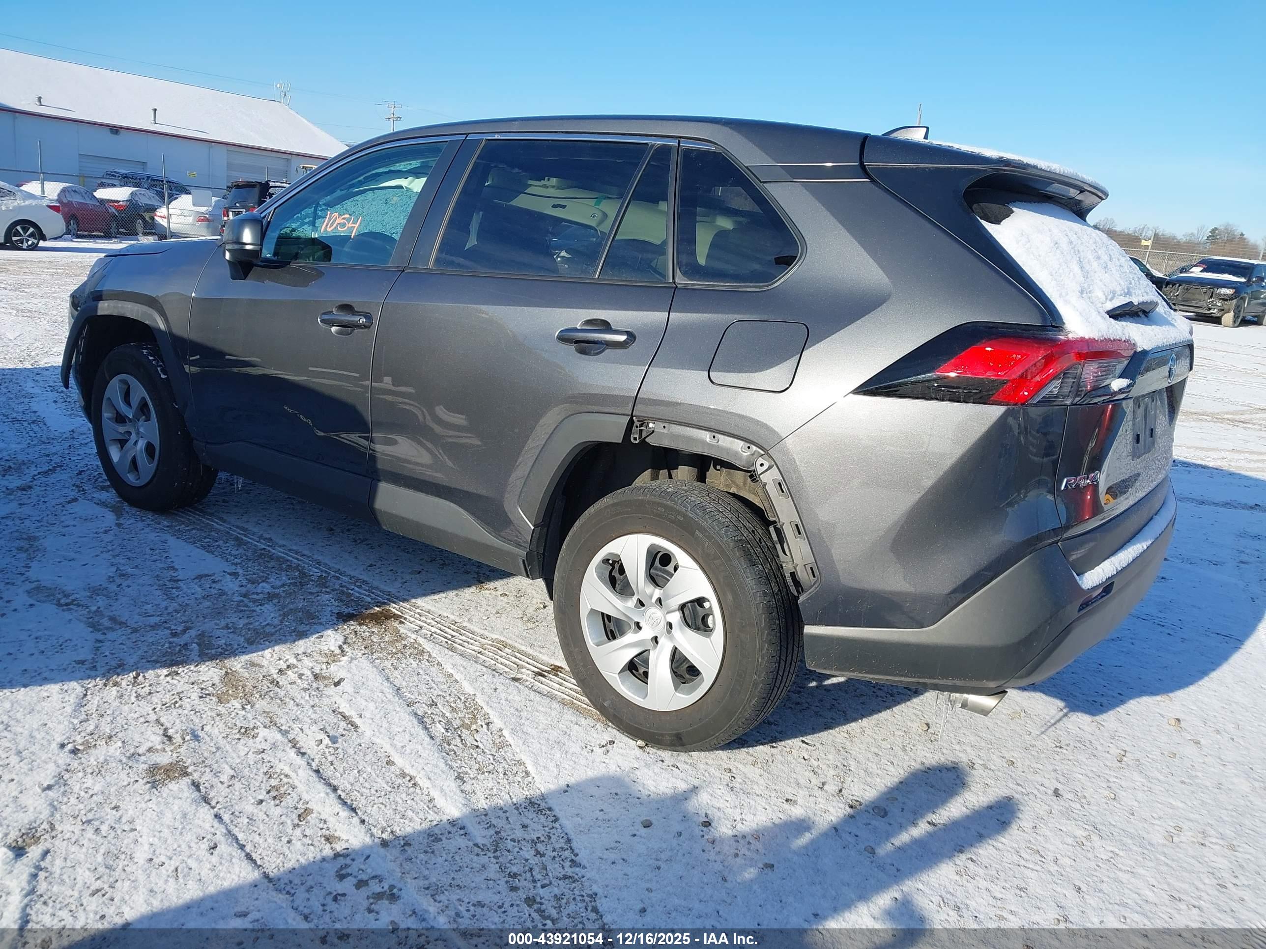 TOYOTA RAV4 image 3