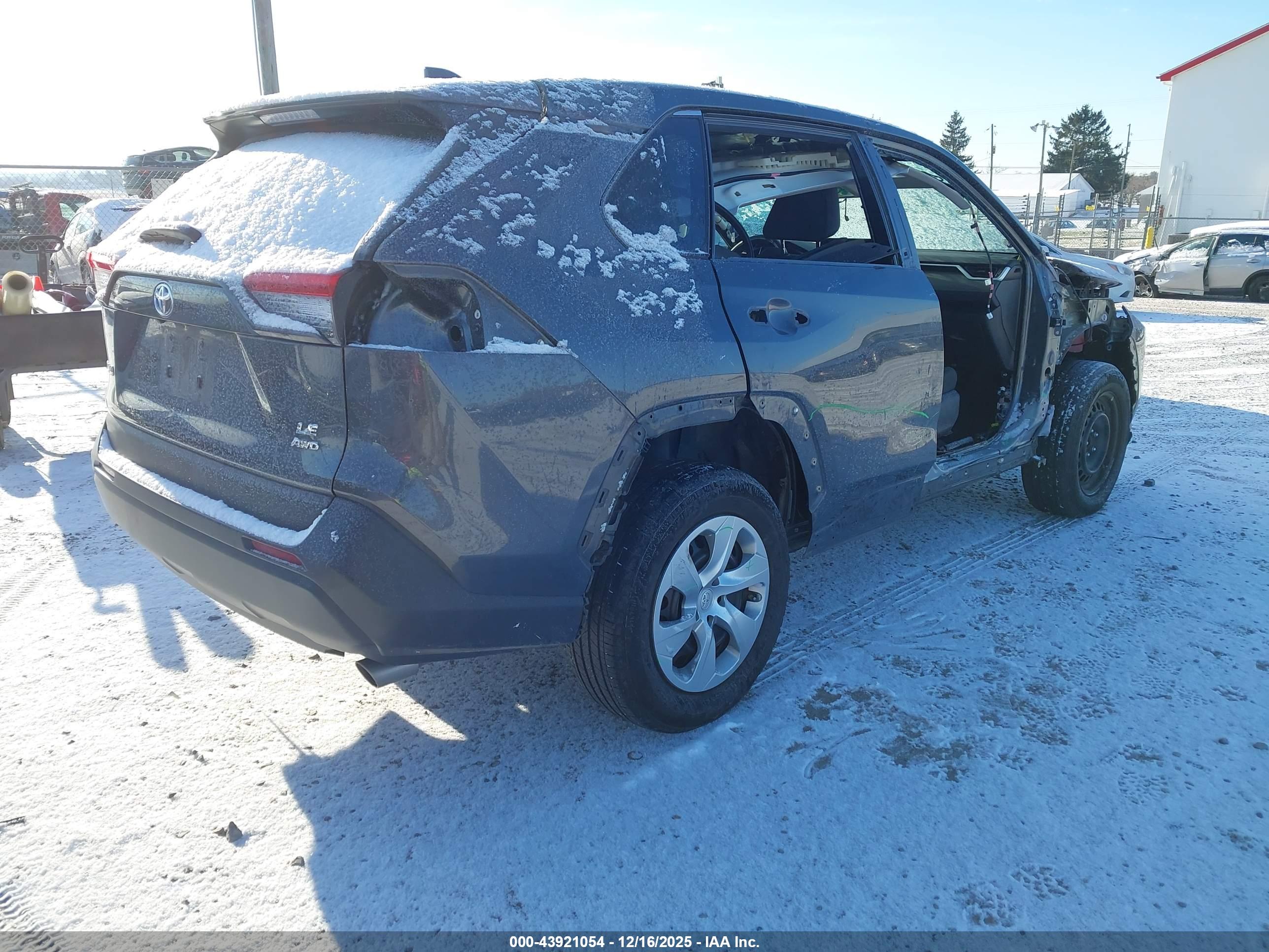 TOYOTA RAV4 image 4