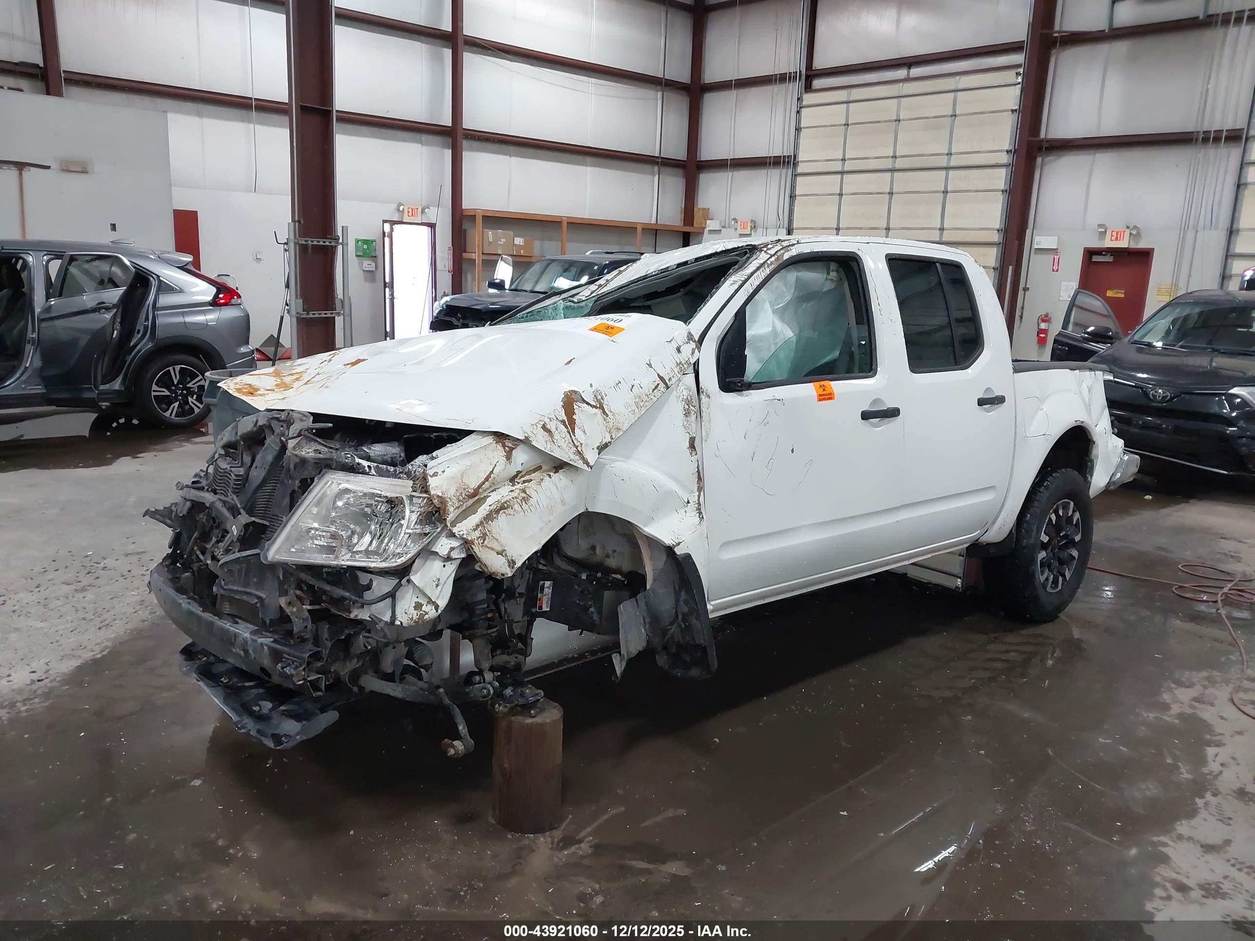 NISSAN FRONTIER image 2
