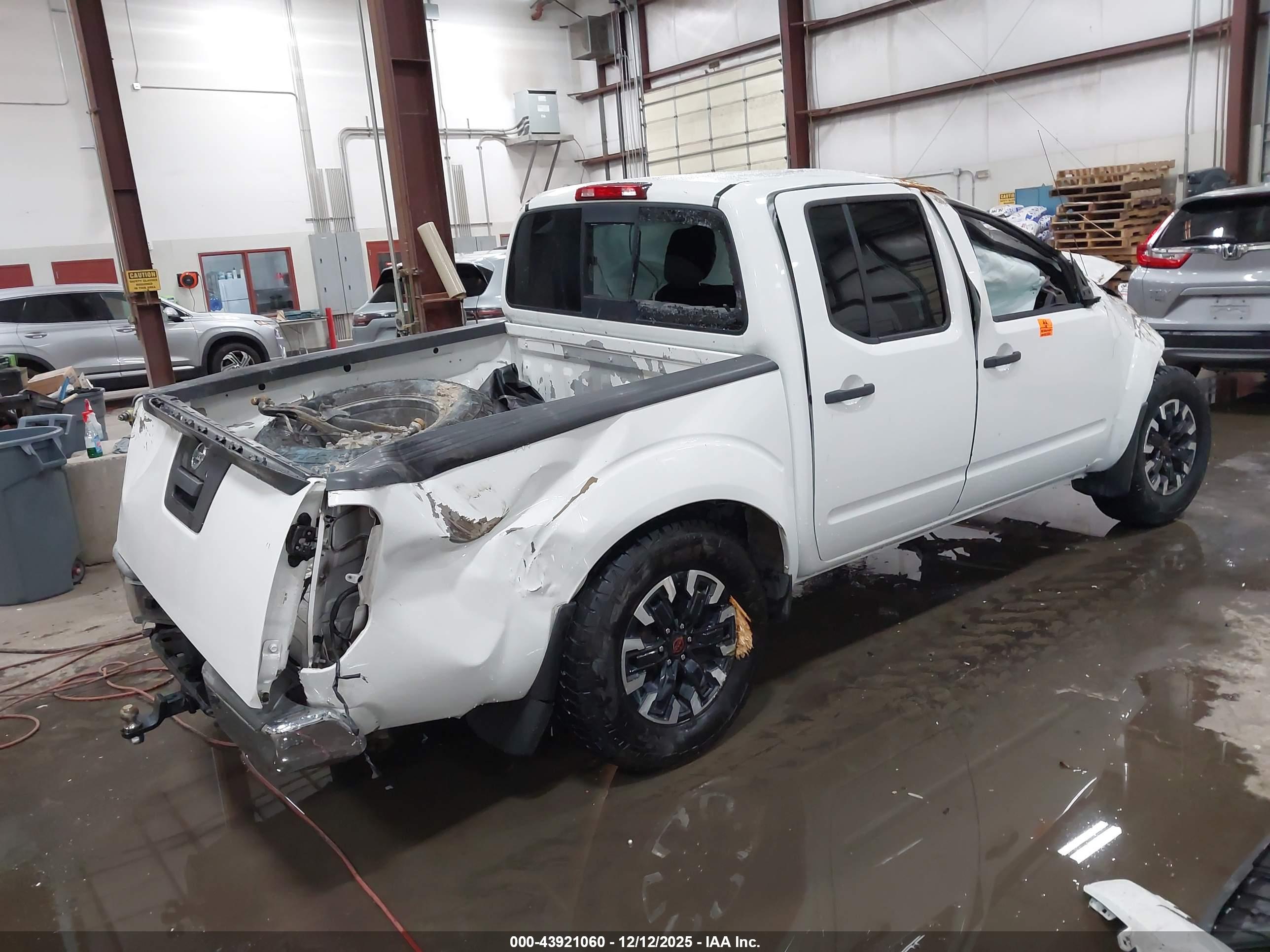 NISSAN FRONTIER image 4