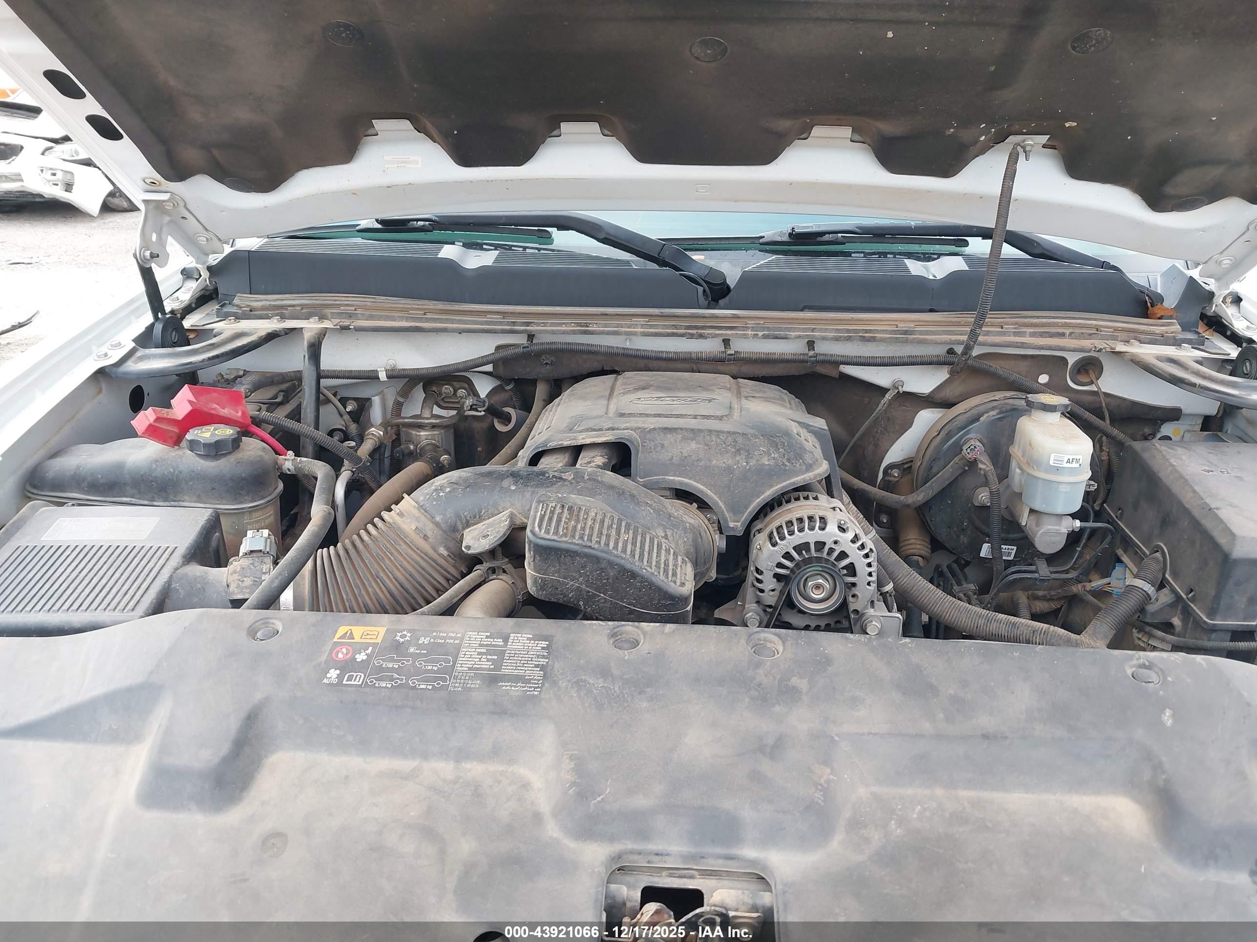 CHEVROLET SILVERADO image 10