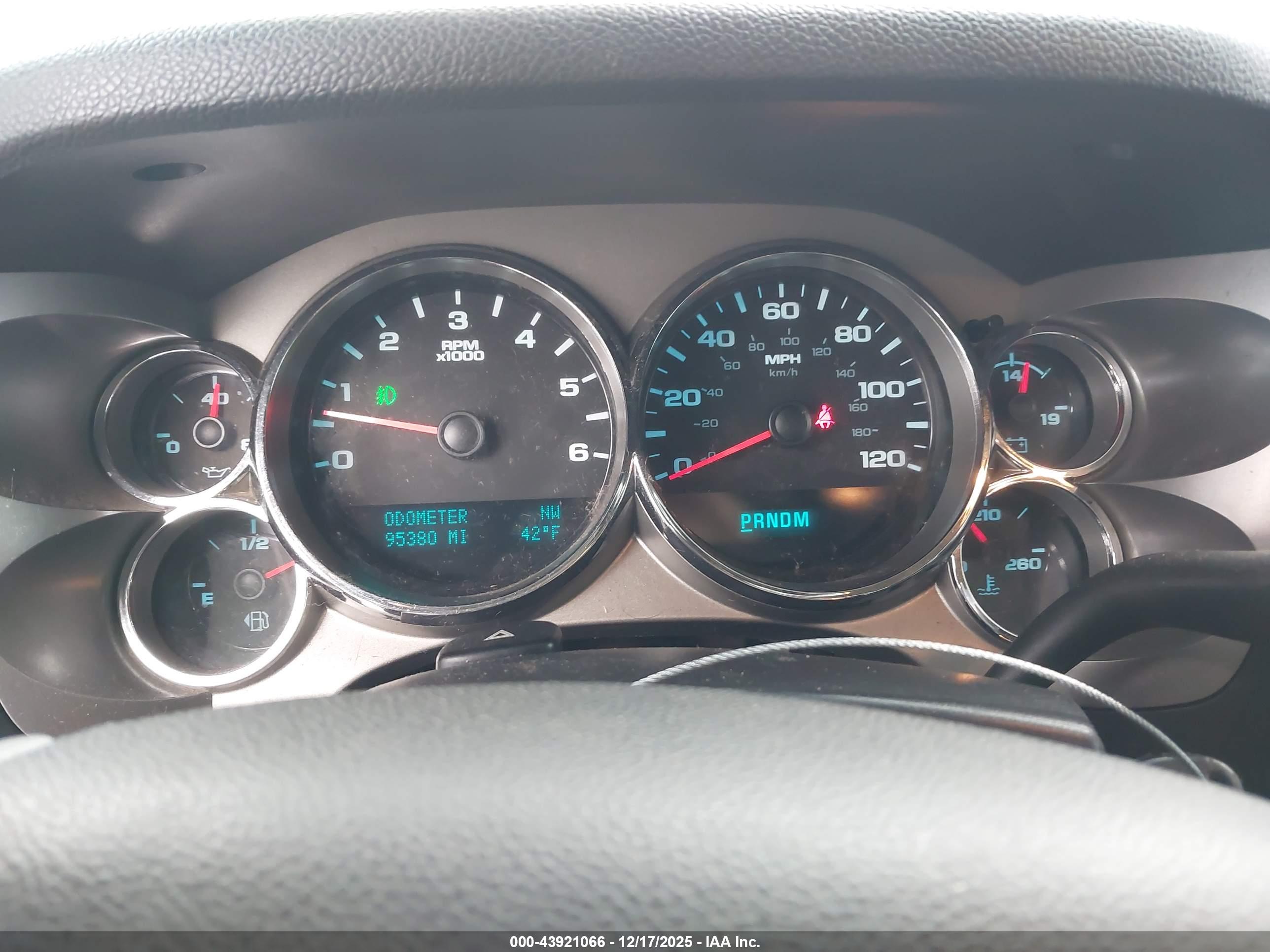 CHEVROLET SILVERADO image 7