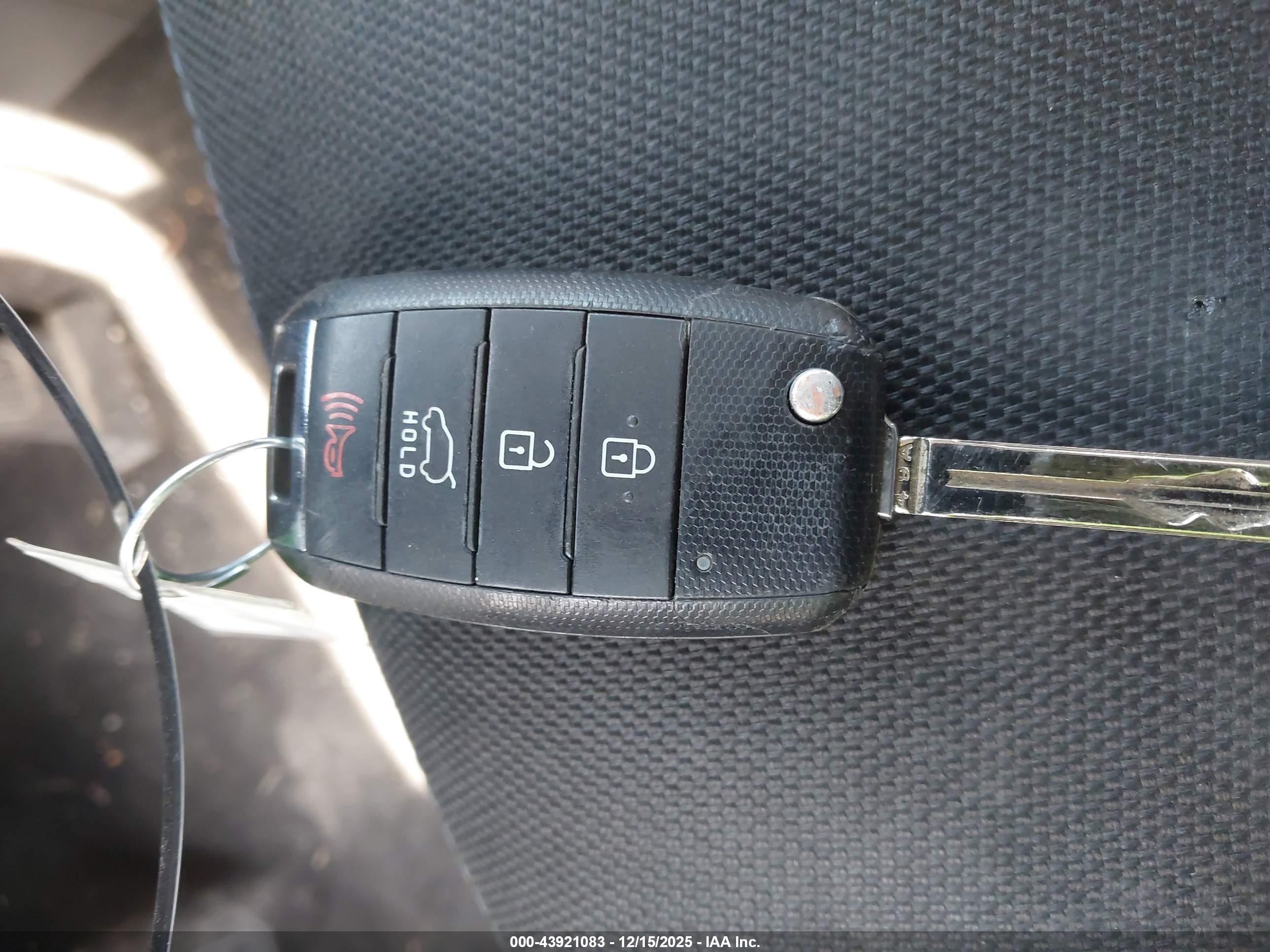 KIA SPORTAGE image 11