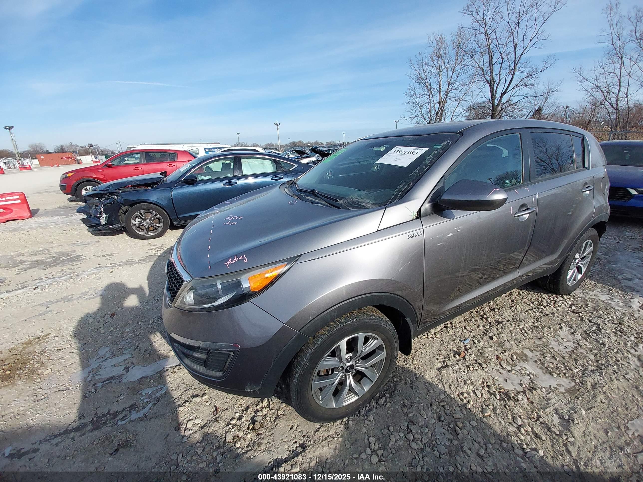KIA SPORTAGE image 2