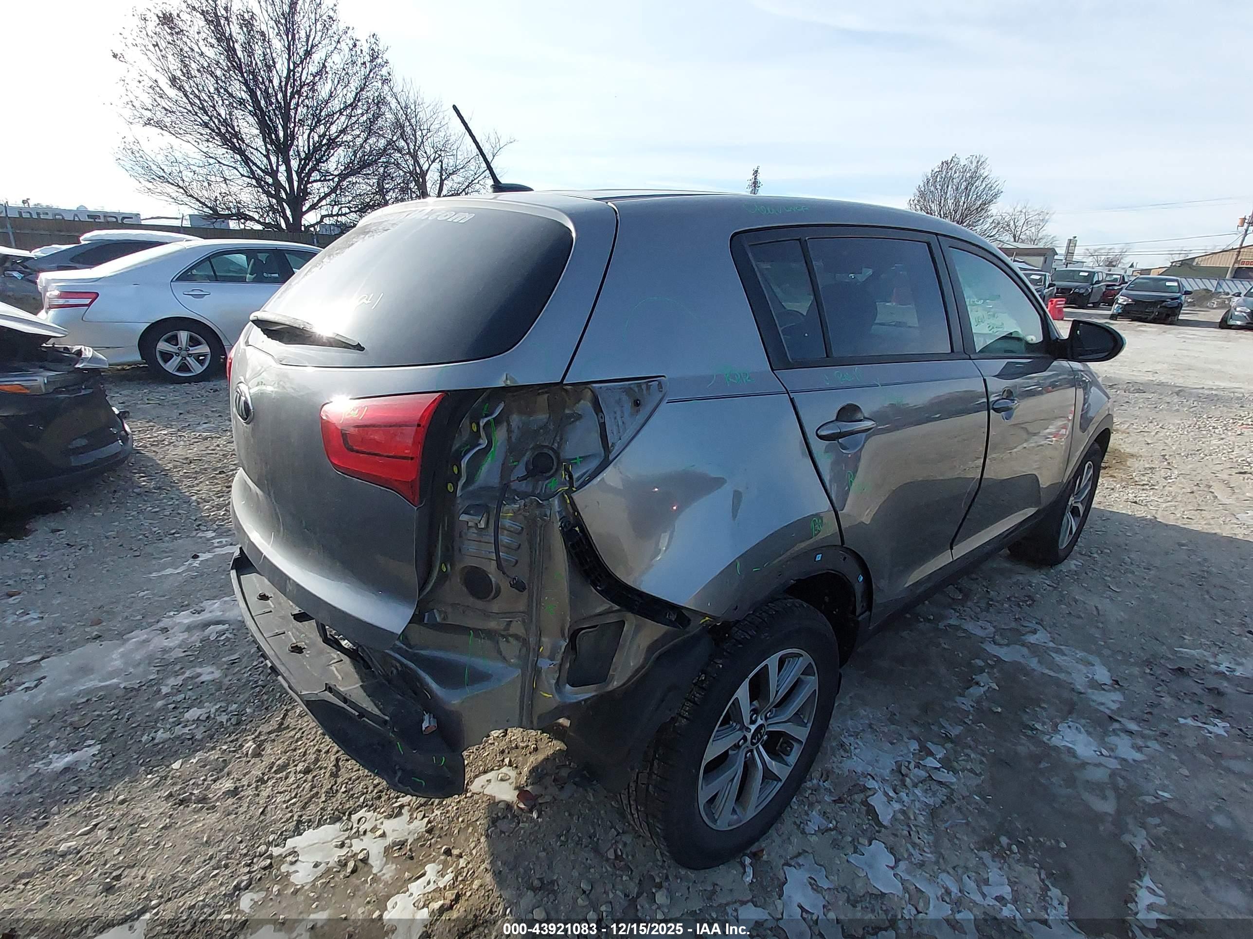 KIA SPORTAGE image 4