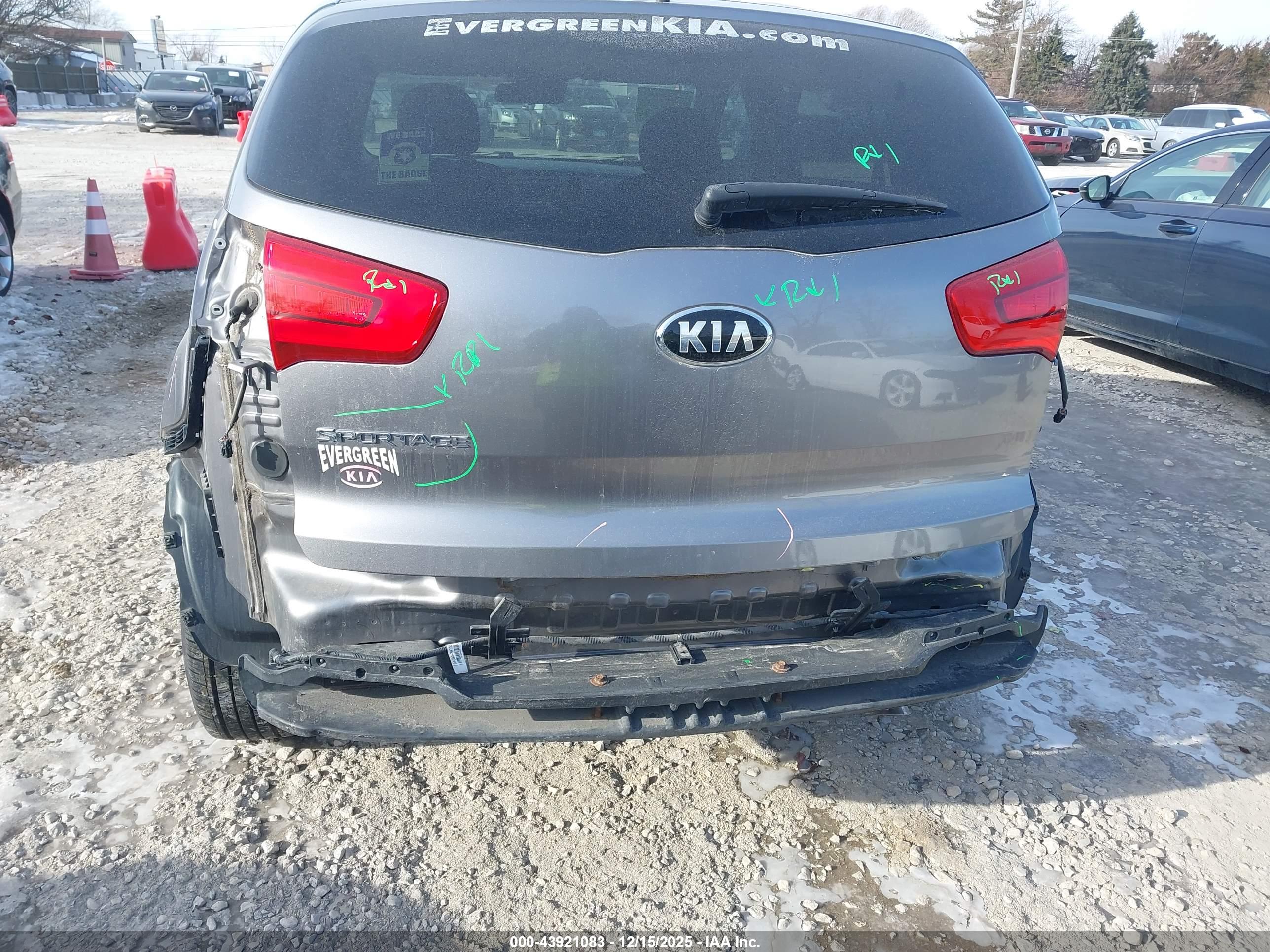 KIA SPORTAGE image 6