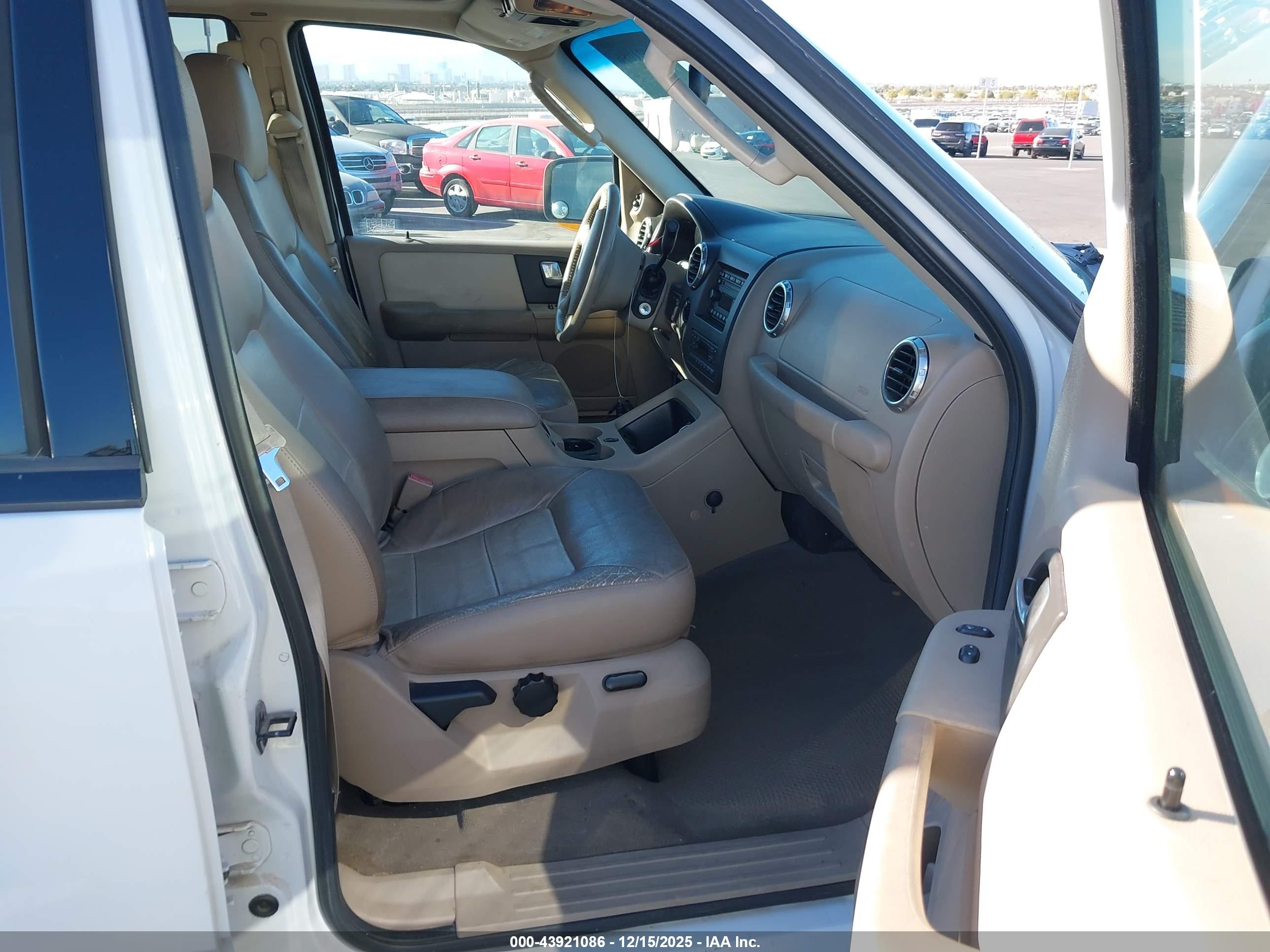 FORD EXPEDITION image 5