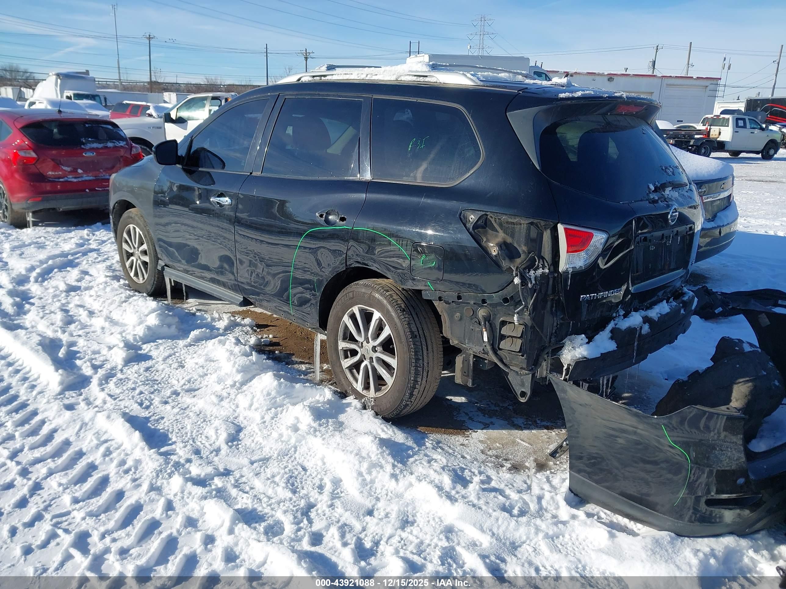 NISSAN PATHFINDER image 3
