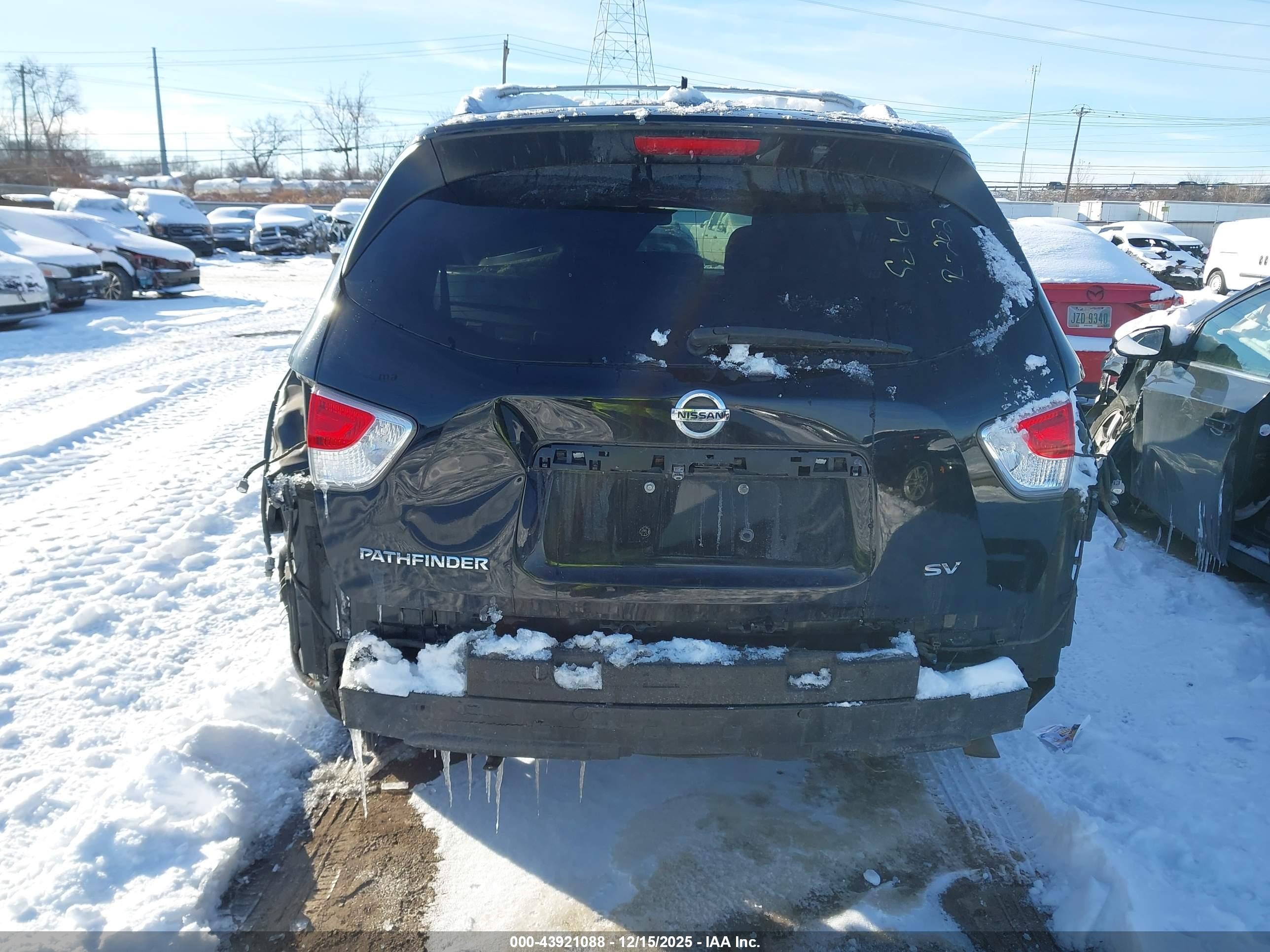 NISSAN PATHFINDER image 6