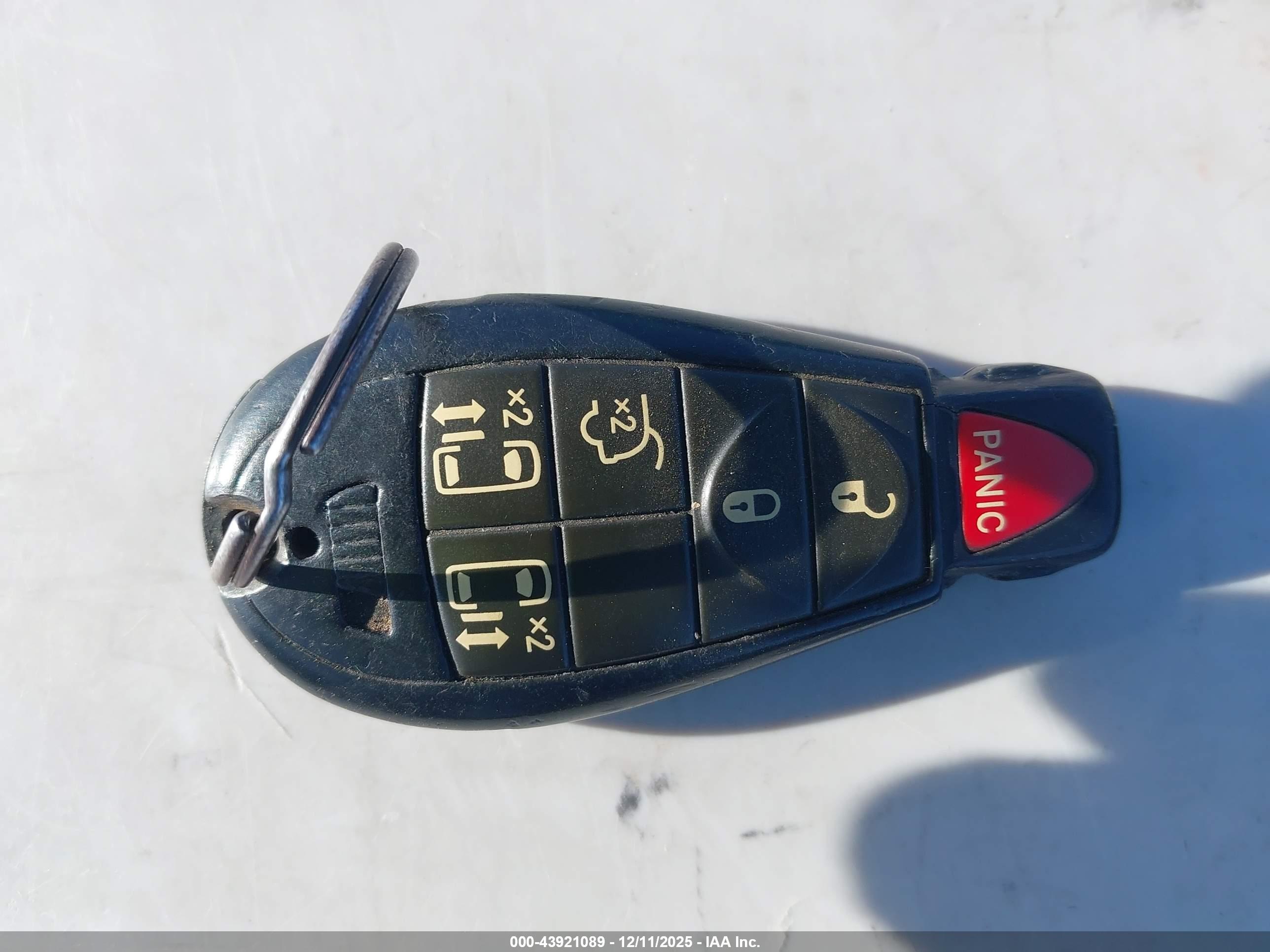 CHRYSLER TOWN image 11