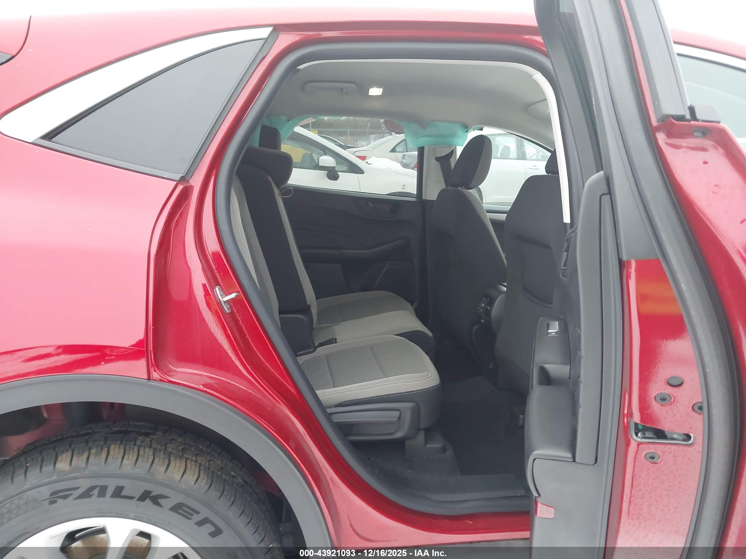 FORD ESCAPE image 8