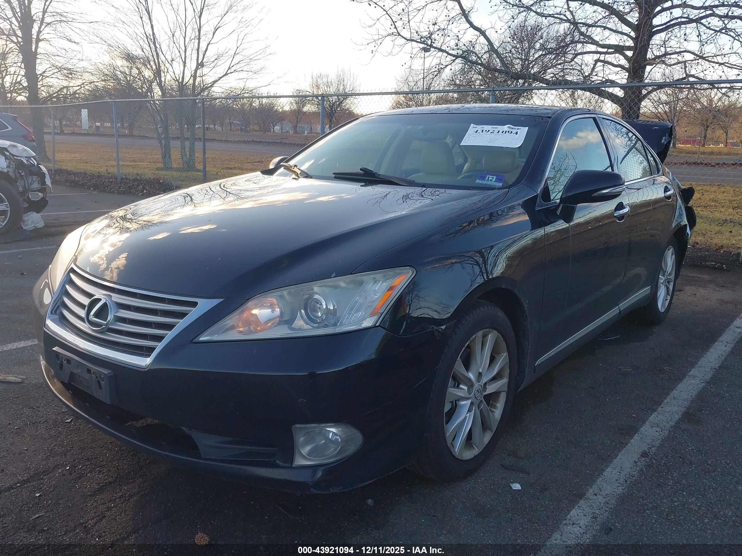 LEXUS ES image 2