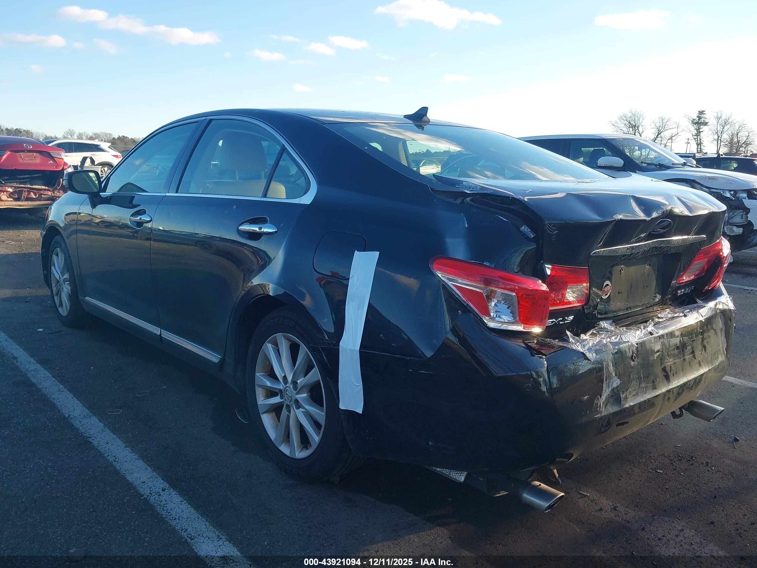 LEXUS ES image 3