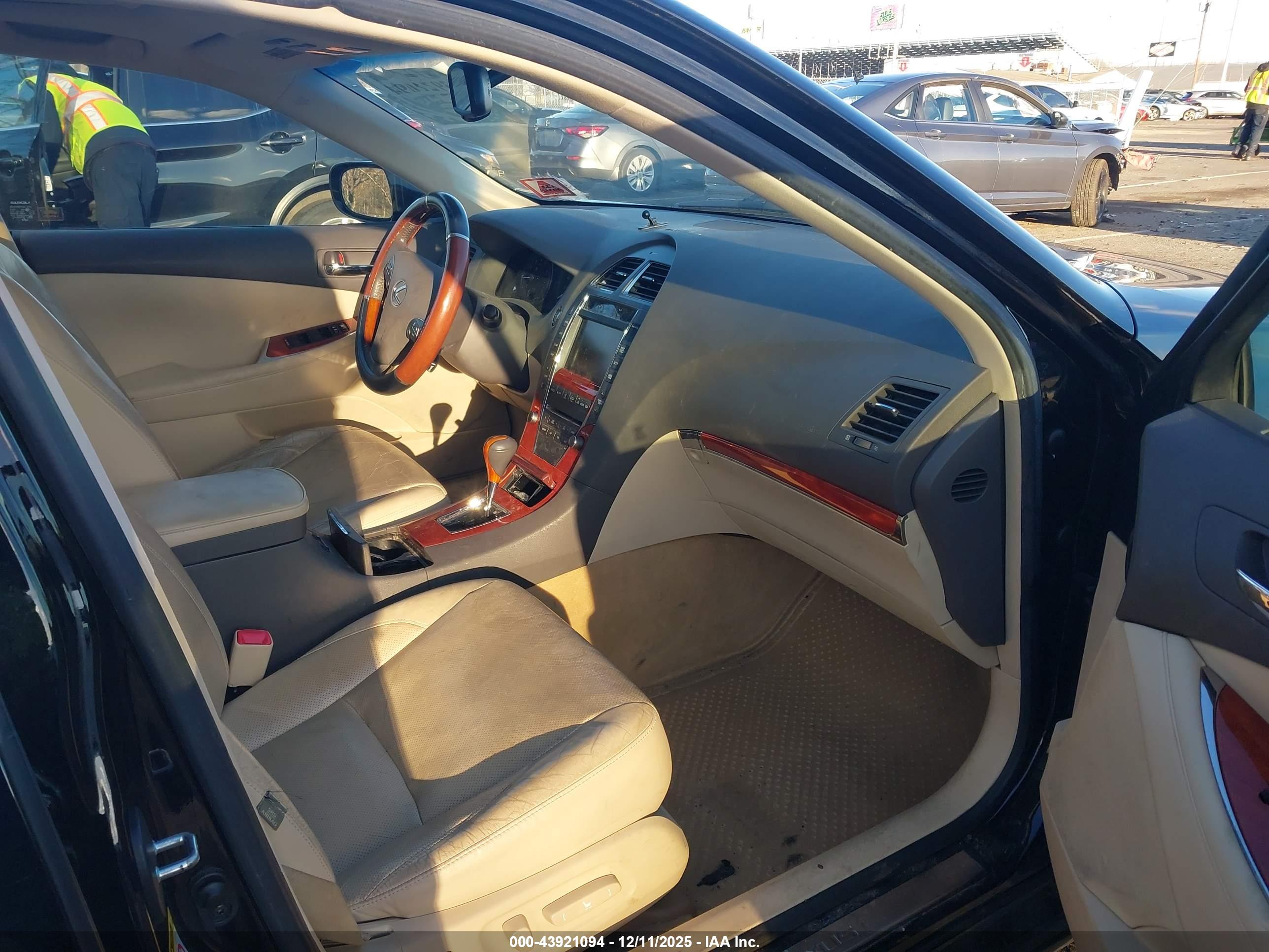 LEXUS ES image 5