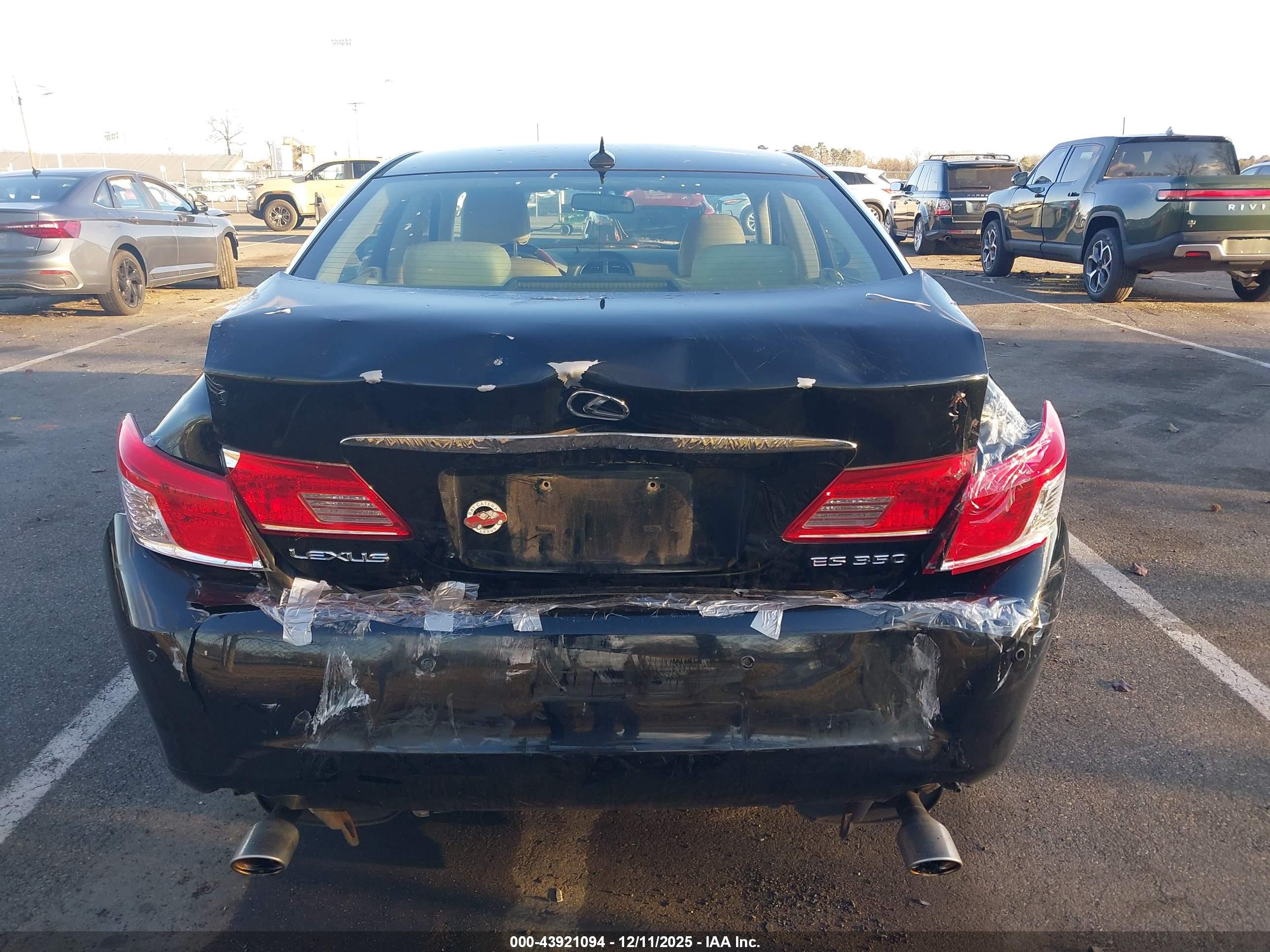 LEXUS ES image 6
