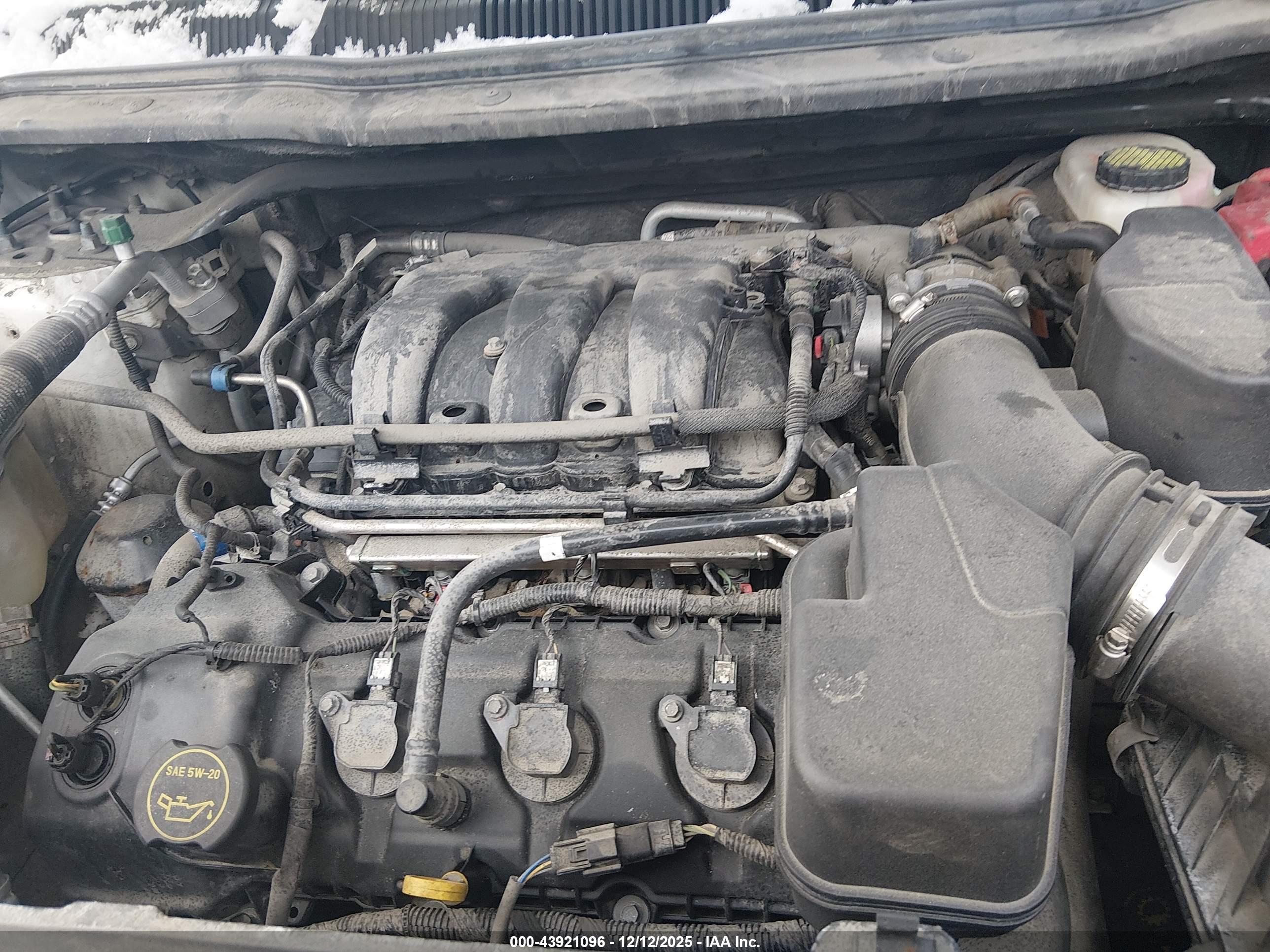 FORD EXPLORER image 10
